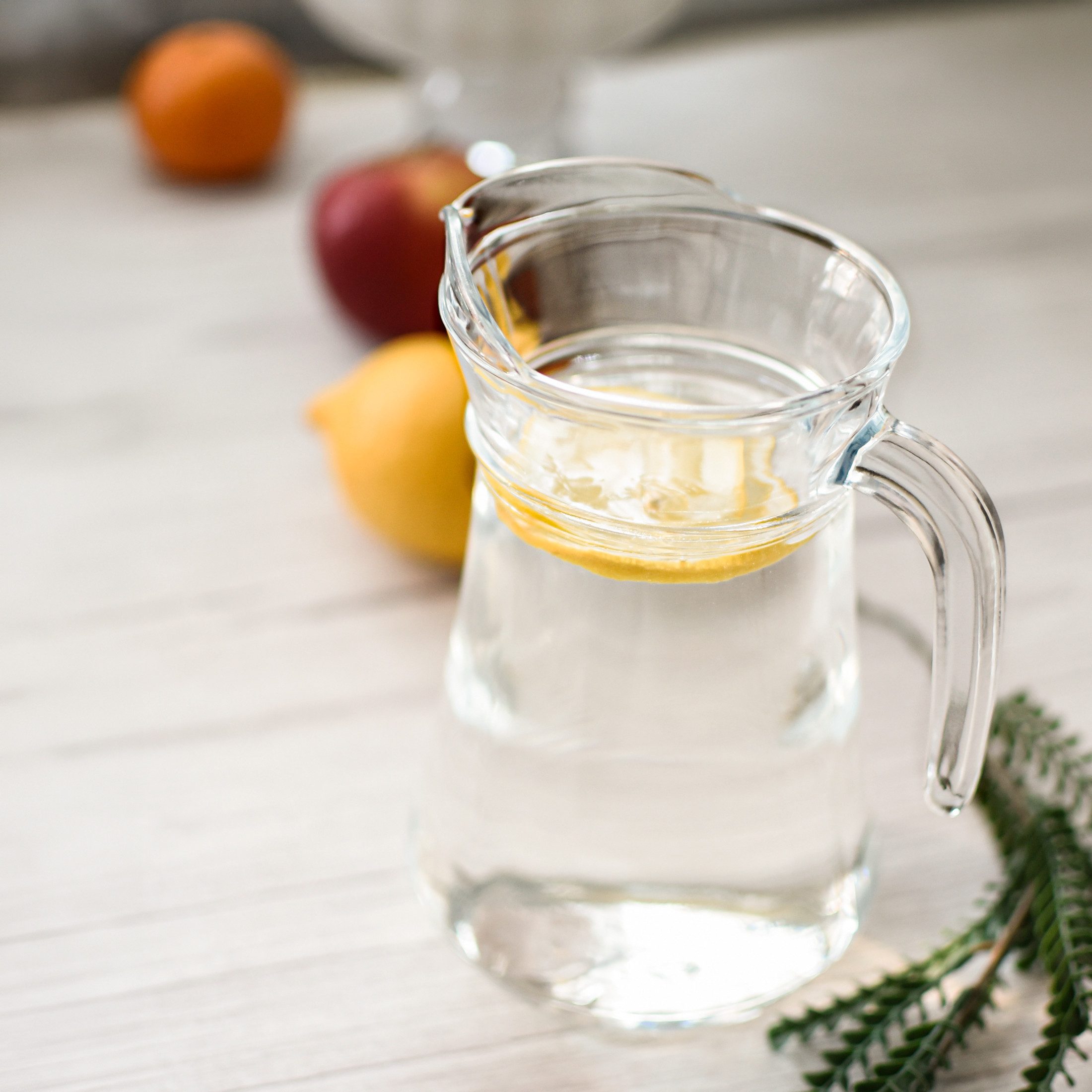 Sendez Wasserkaraffe Glaskrug mit Henkel 1 L Wasserkrug Glaskaraffe Karaffe Krug Saftkrug