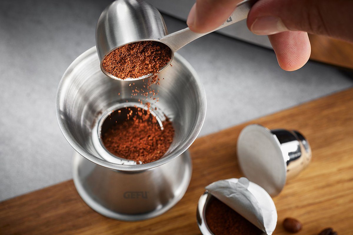 GEFU Wiederbefüllbare Espresso-Kapsel Set: Trichter und Kaffeemaß-Set CONSCIO + 4 Kaffee – Bild 2 von 3
