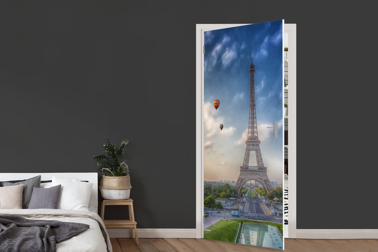 MuchoWow Türtapete Der Eiffelturm Tür, cm bedruckt, 75x205 St), Fototapete über Matt, im Paris, für Hintergrund Heißluftballons (1 Türaufkleber, mit