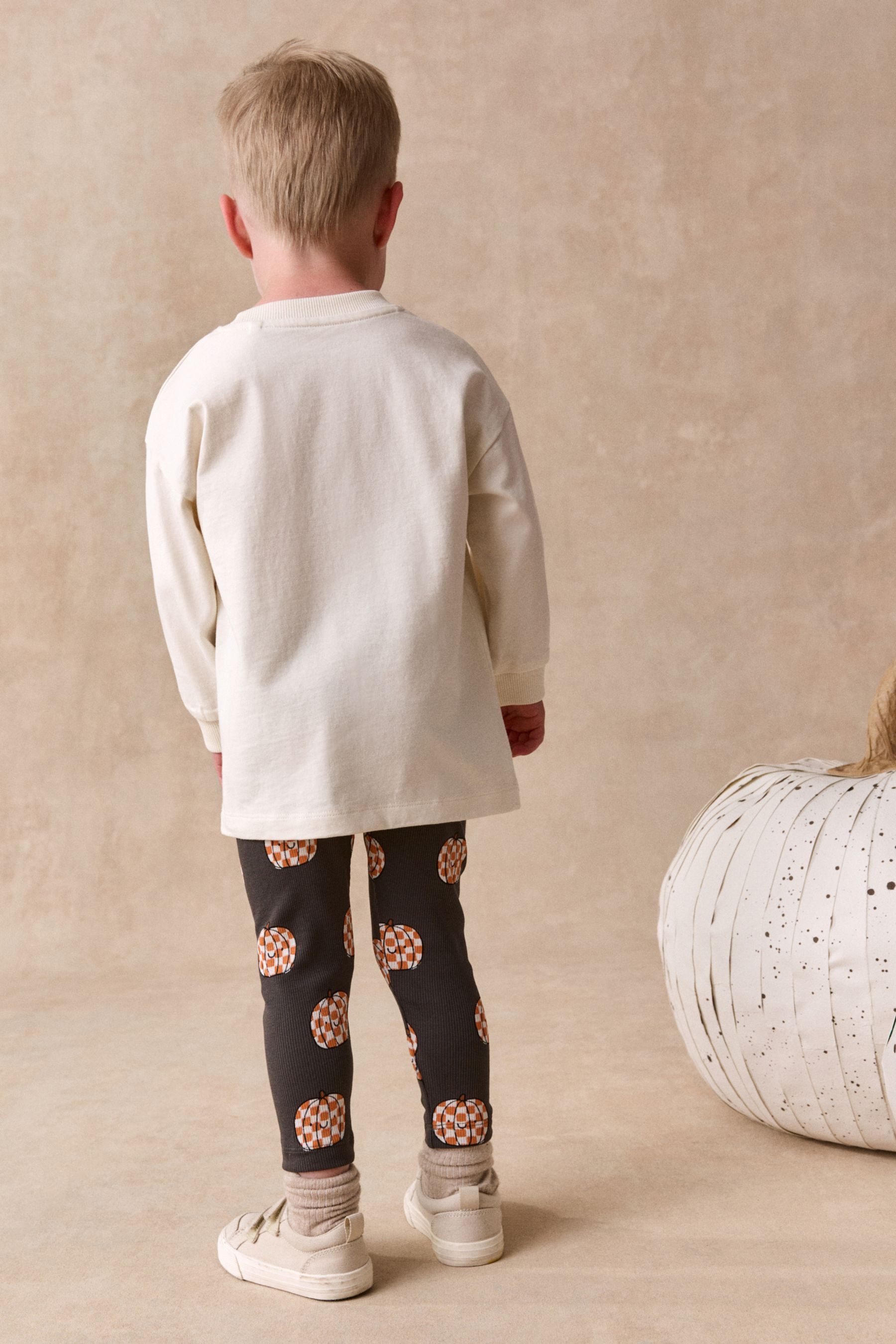 Next Top & Hose Oberteil und Leggings im Set mit Grafik-Print (2-tlg) – Bild 2 von 5