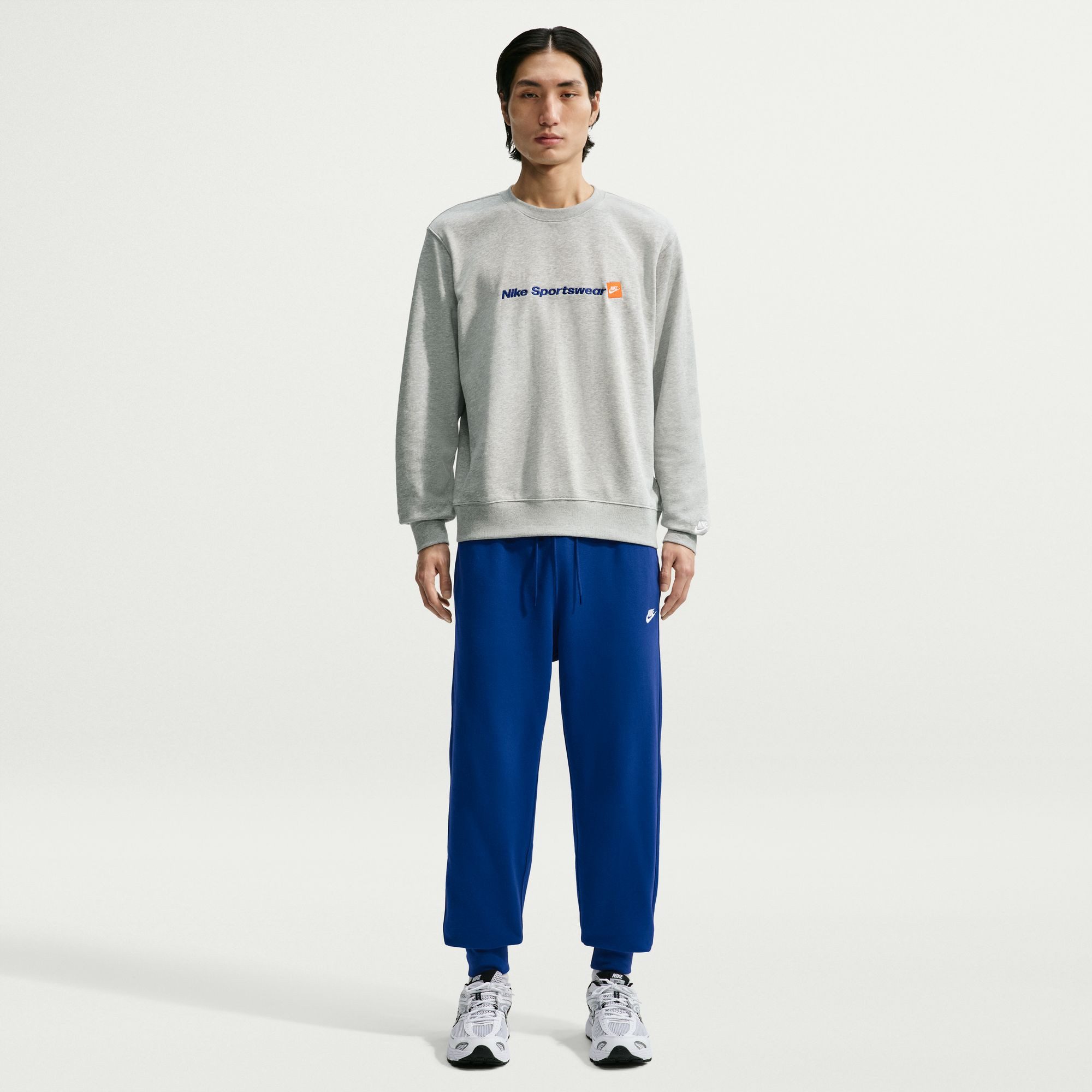 Nike Sportswear Sporthose M NK CLUB FT JOGGER mit Eingrifftaschen und Gesäßtasche mit Druckknopf
