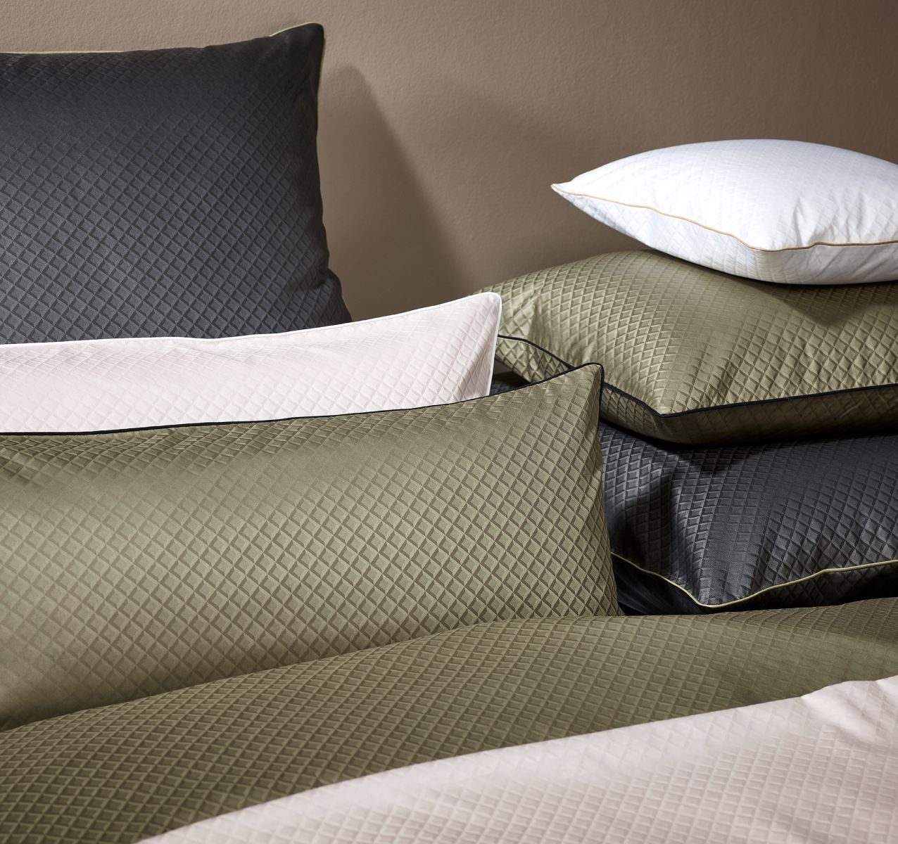 Curt Bauer Kissenhülle Mako-Brokat-Damast Arezzo weiß 40 cm x 80 cm, (1 Stück), Kissenbezug für Dekokissen Zierkissen Kissenhülle