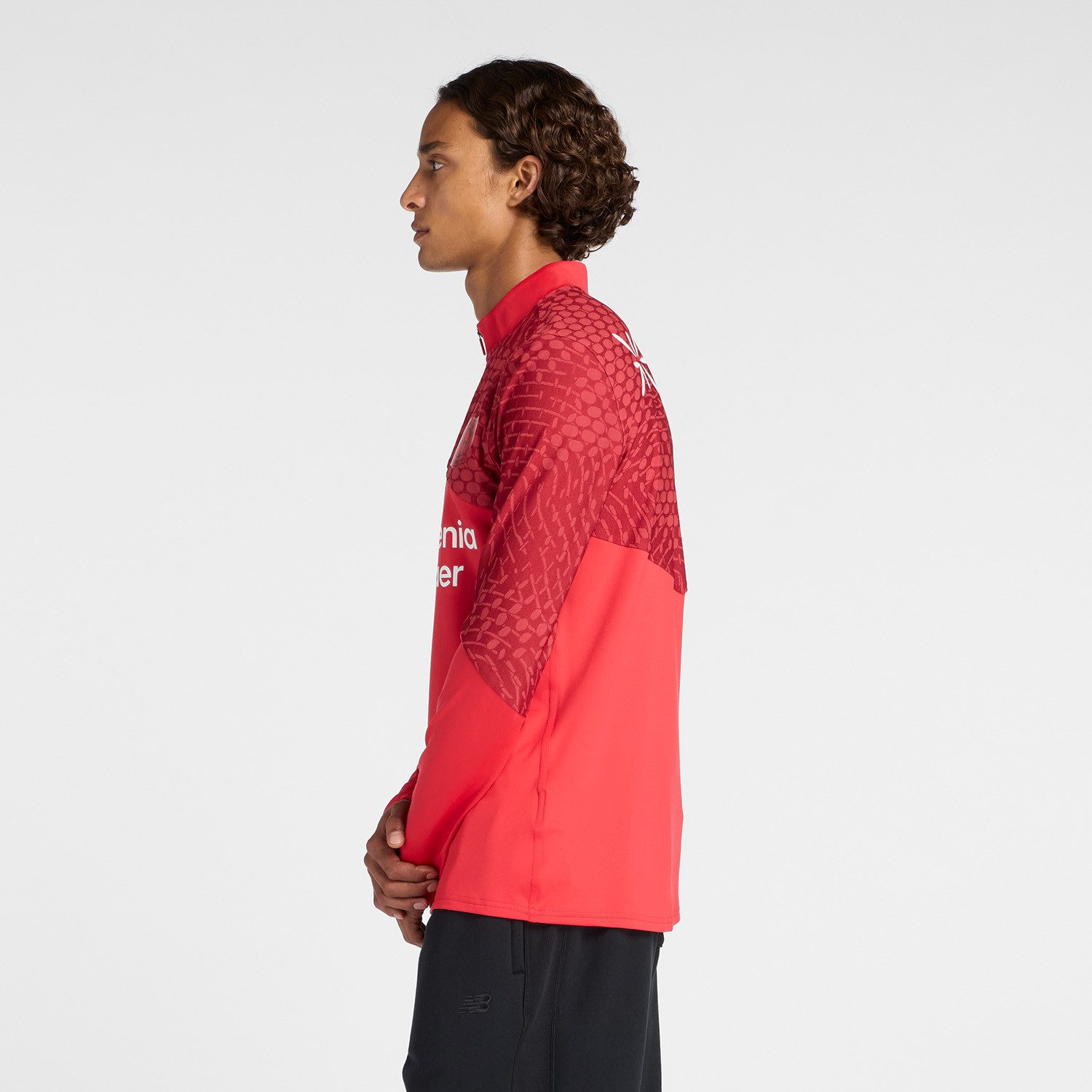 New Balance Trainingsshirt BAYER 04 LEVERKUSEN MIDLAYER Langarm-Schnitt, schnell trocknend, atmungsaktiv