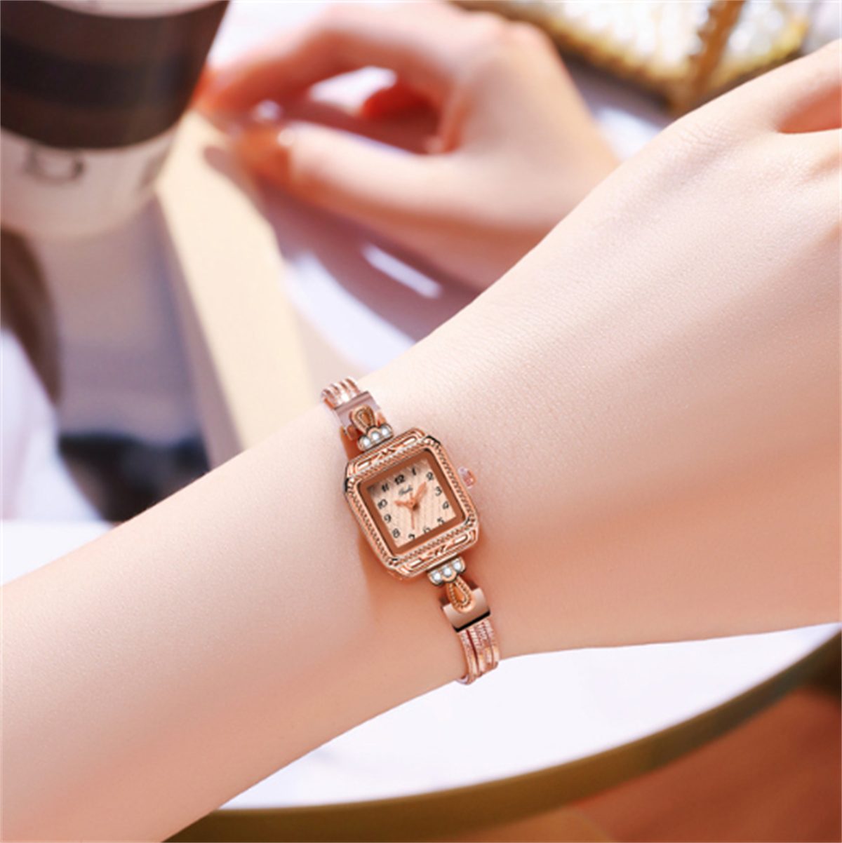 carefully selected Quarzuhr Damen-Uhr aus mit Schlangenarmband Kupferimitat Vintage-Stil Rosa im