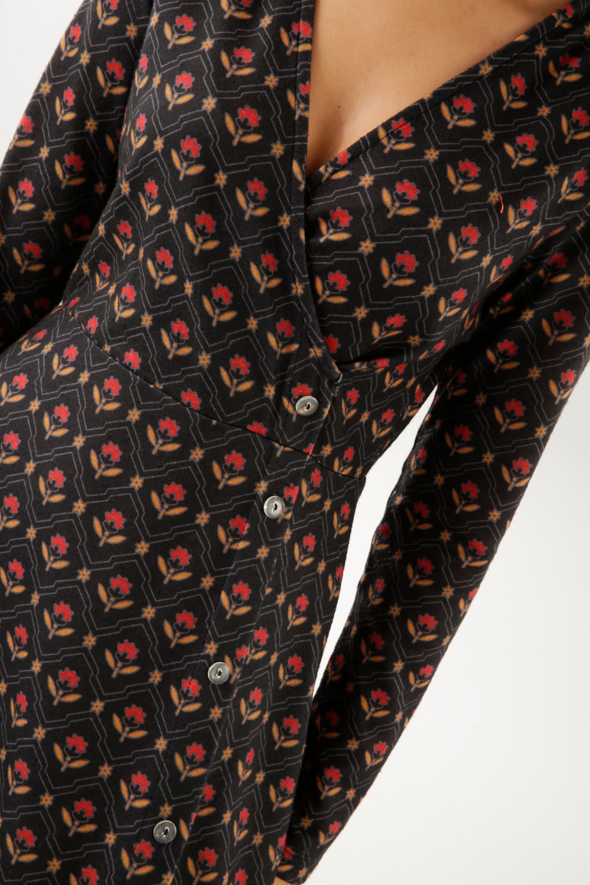 CASUAL Jerseykleid farbharmonischem Aniston mit Retromuster