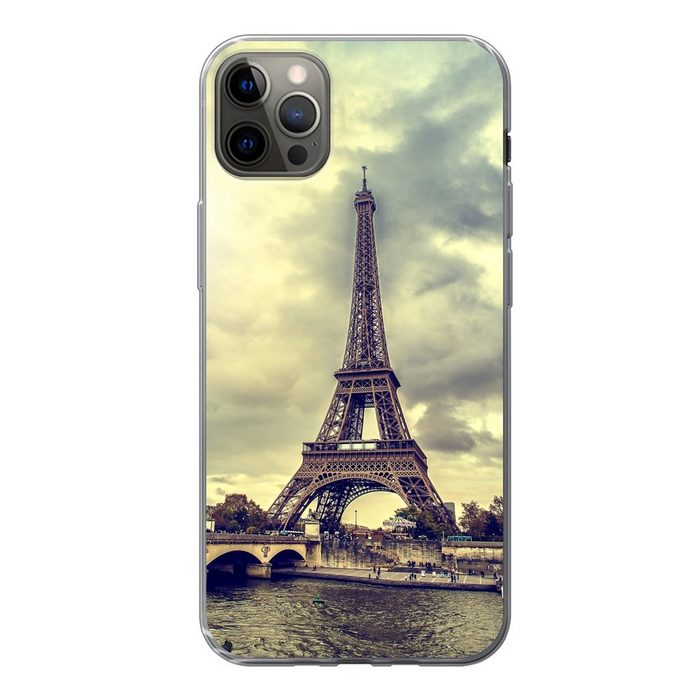 MuchoWow Handyhülle Wasserblick auf den Eiffelturm und Paris Handyhülle Apple iPhone 12 Pro Max Smartphone-Bumper Print Handy