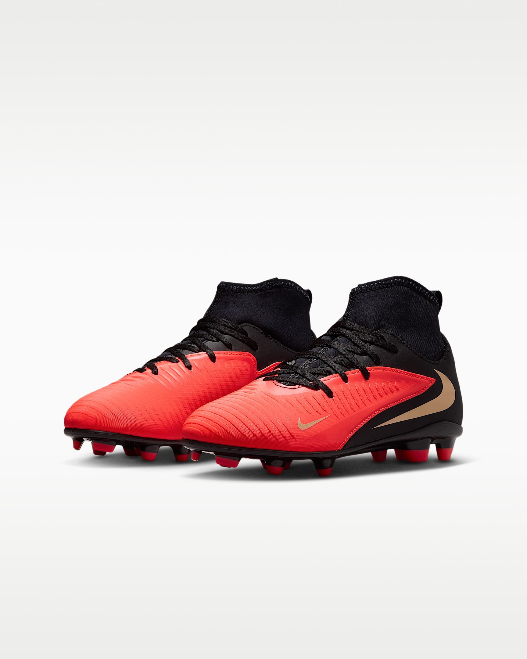 Nike Jr. Phantom 6 High Club Fußballschuh (für Kinder & Jugendliche) Außensohle für Rasen & Kunstrasen und feste Böden