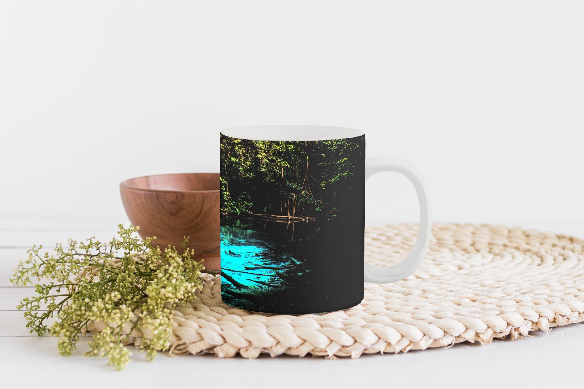 Teetasse, MuchoWow Teetasse, Becher, Leuchtend See im Geschenk Kaffeetassen, Keramik, blauer Tasse Dschungel,
