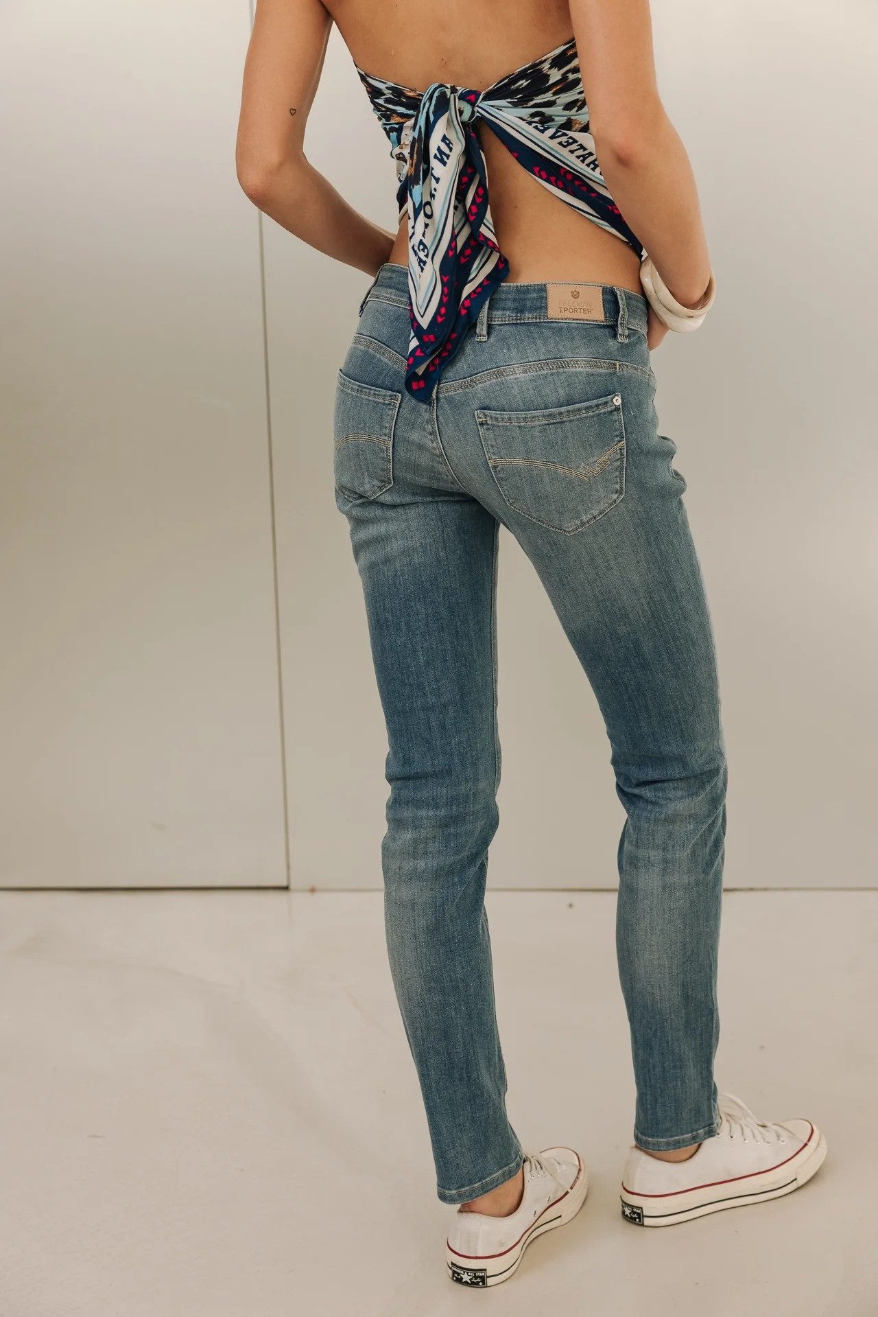 Freeman T. Porter Stretch-Jeans FREEMAN T. PORTER ANGEL S-SDM pacific light 25232 868.F0991-L - MAGIC – Bild 4 von 5