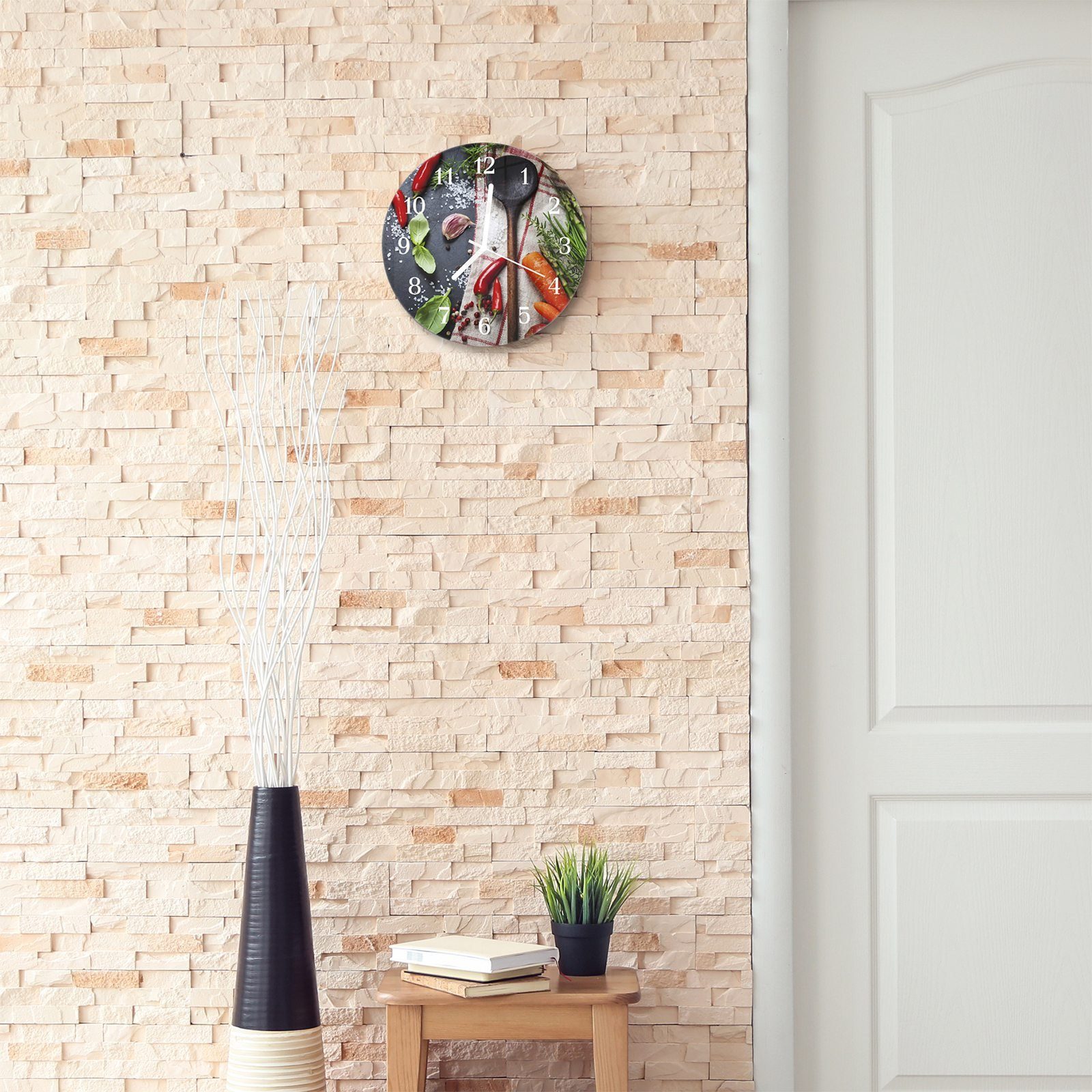 Primedeco Wanduhr - Holzlöffel Quarzuhrwerk mit Gewürze und 30 cm und mit Motiv aus Rund Wanduhr Glas Durchmesser