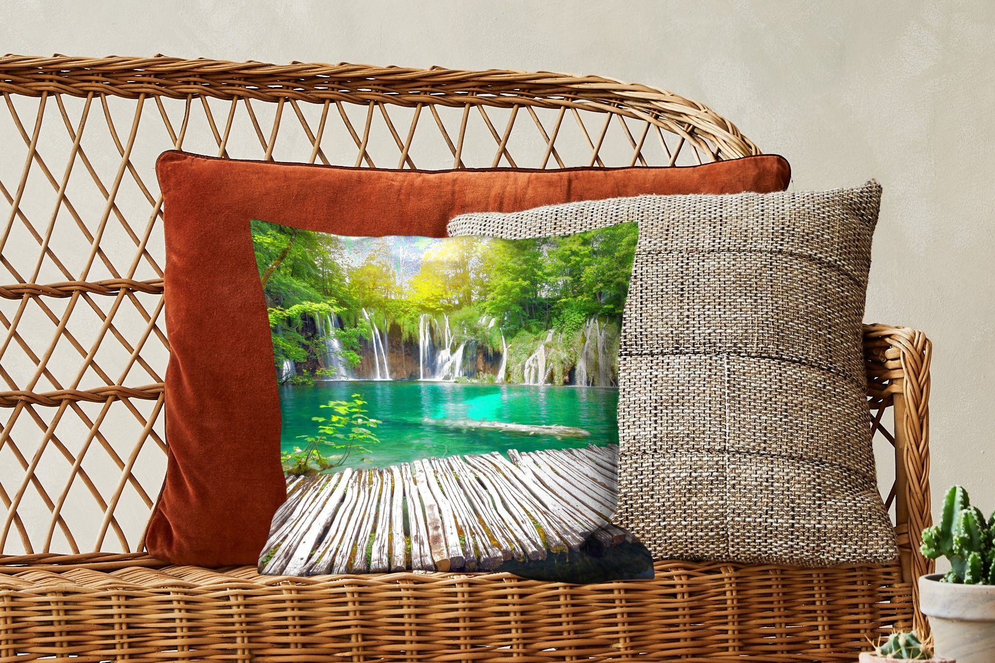 Wohzimmer, MuchoWow Füllung Natur, Brücke Zierkissen mit Wasserfall - Sofakissen für Deko, - Dekokissen Schlafzimmer,