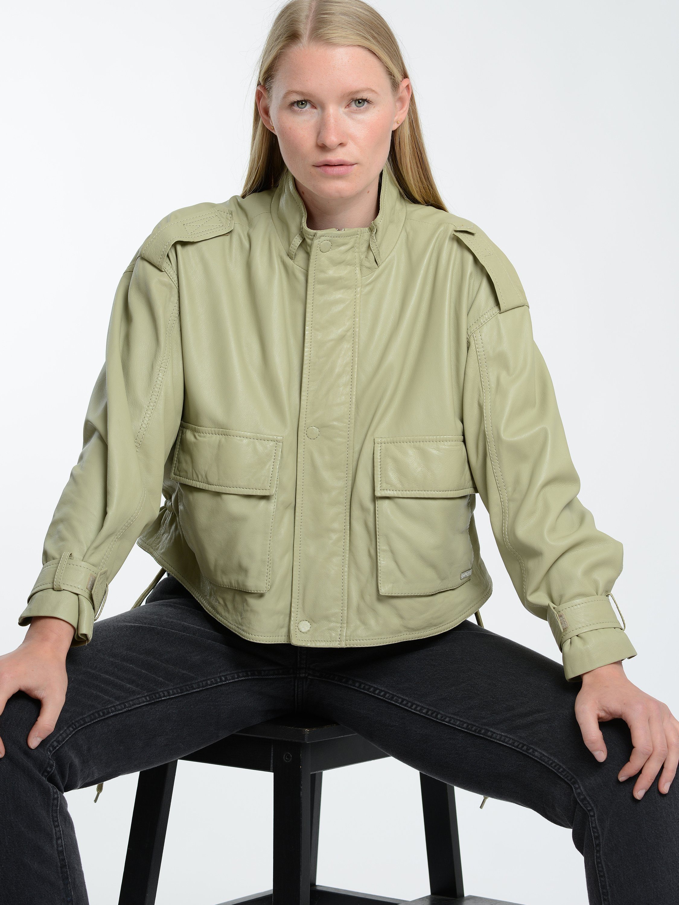 42020132 Maze eucalyptus Lederjacke