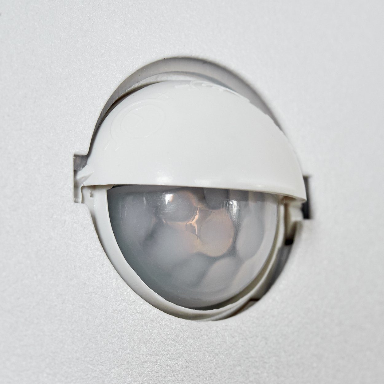 m. Up&Down Dämmerungssensor LED Watt, IP44 aus Metall/Glas, wechselbar, Wandlampe Weiß, Kelvin, m. Lumen, u. Bewegungsmelder Lichteffekt, 560 7,4 Außen-Wandleuchte Wandleuchte hofstein 3000