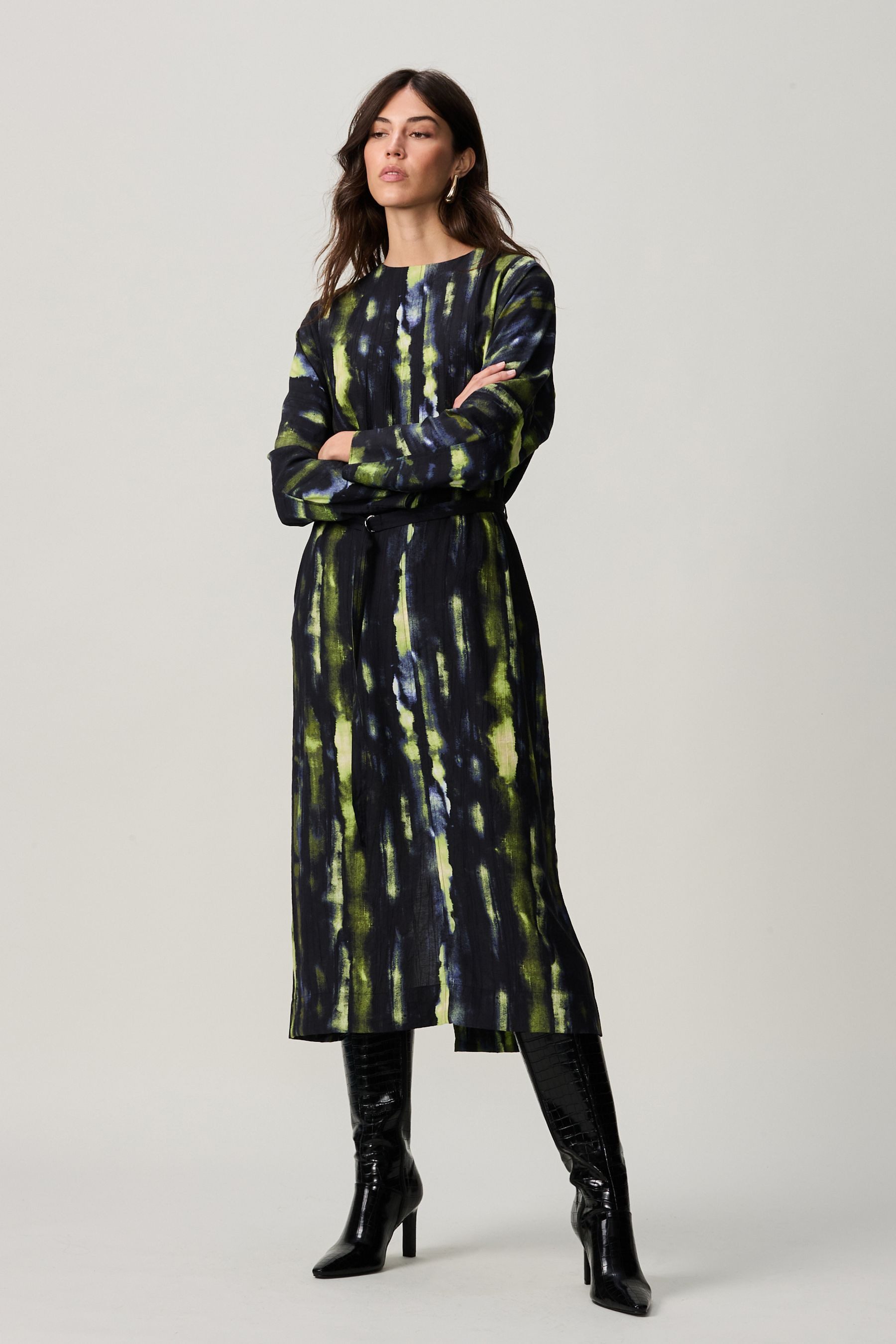 Midikleid Langärmeliges Midikleid mit Fledermausärmeln
