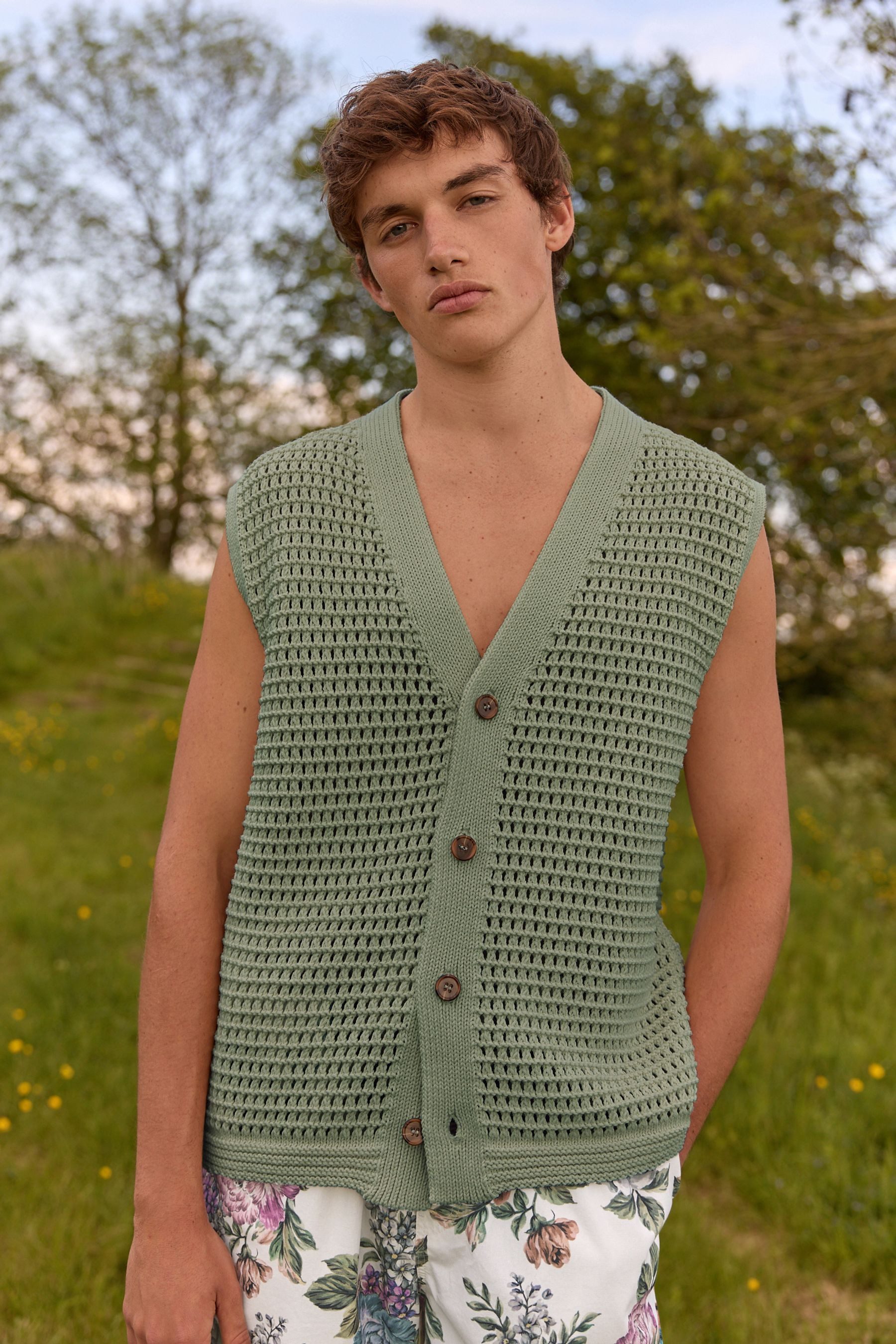 Strickweste EDIT Gehäkeltes Trägertop mit Knopfleiste