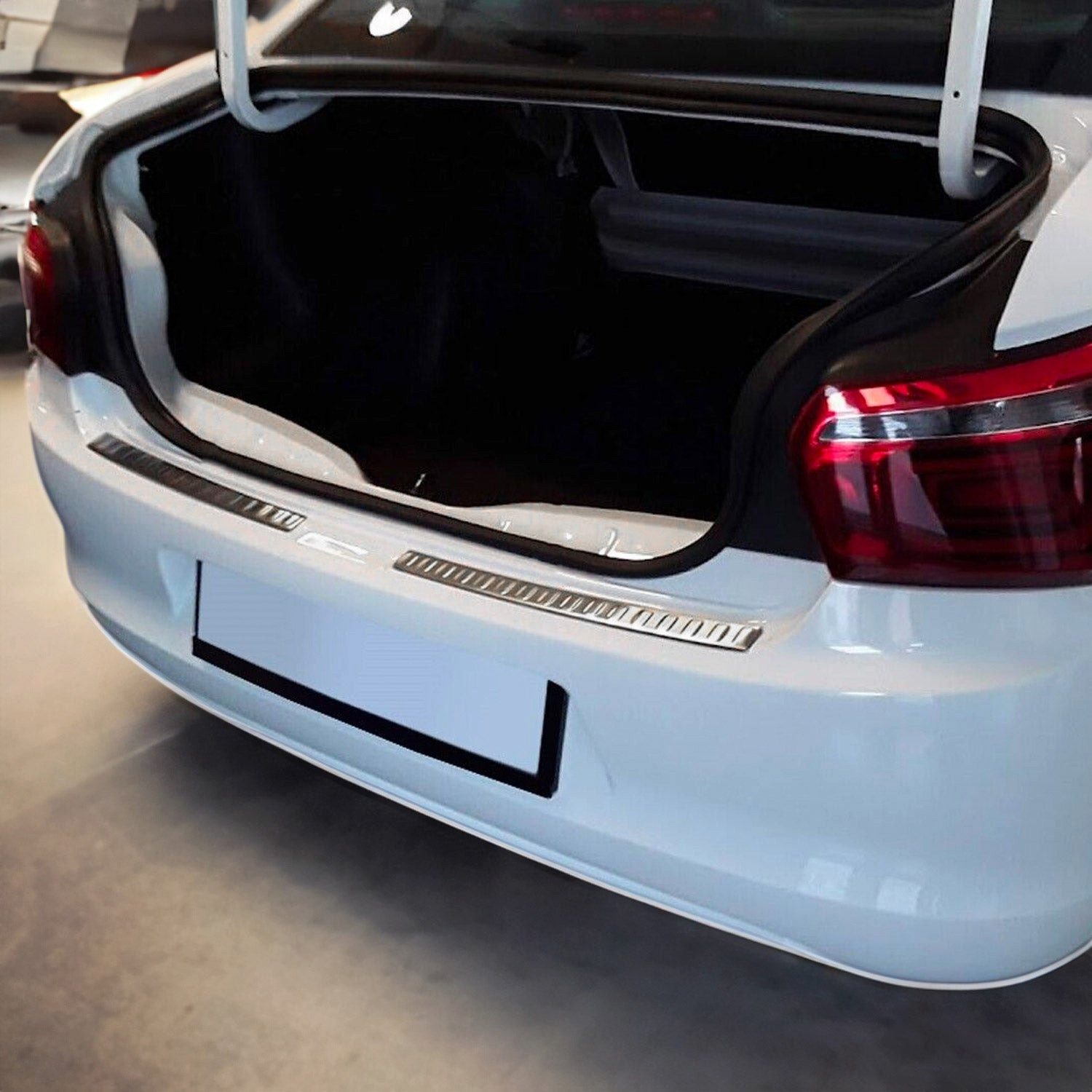 OMAC Ladekantenschutz für Citroen C-Elysee 2012-24 Chrom Gebürstet, Zubehör für Citroen C-Elysee 2012-2024, Langlebig,Einfache Reinigung,Einfache Installation,Rostbeständig