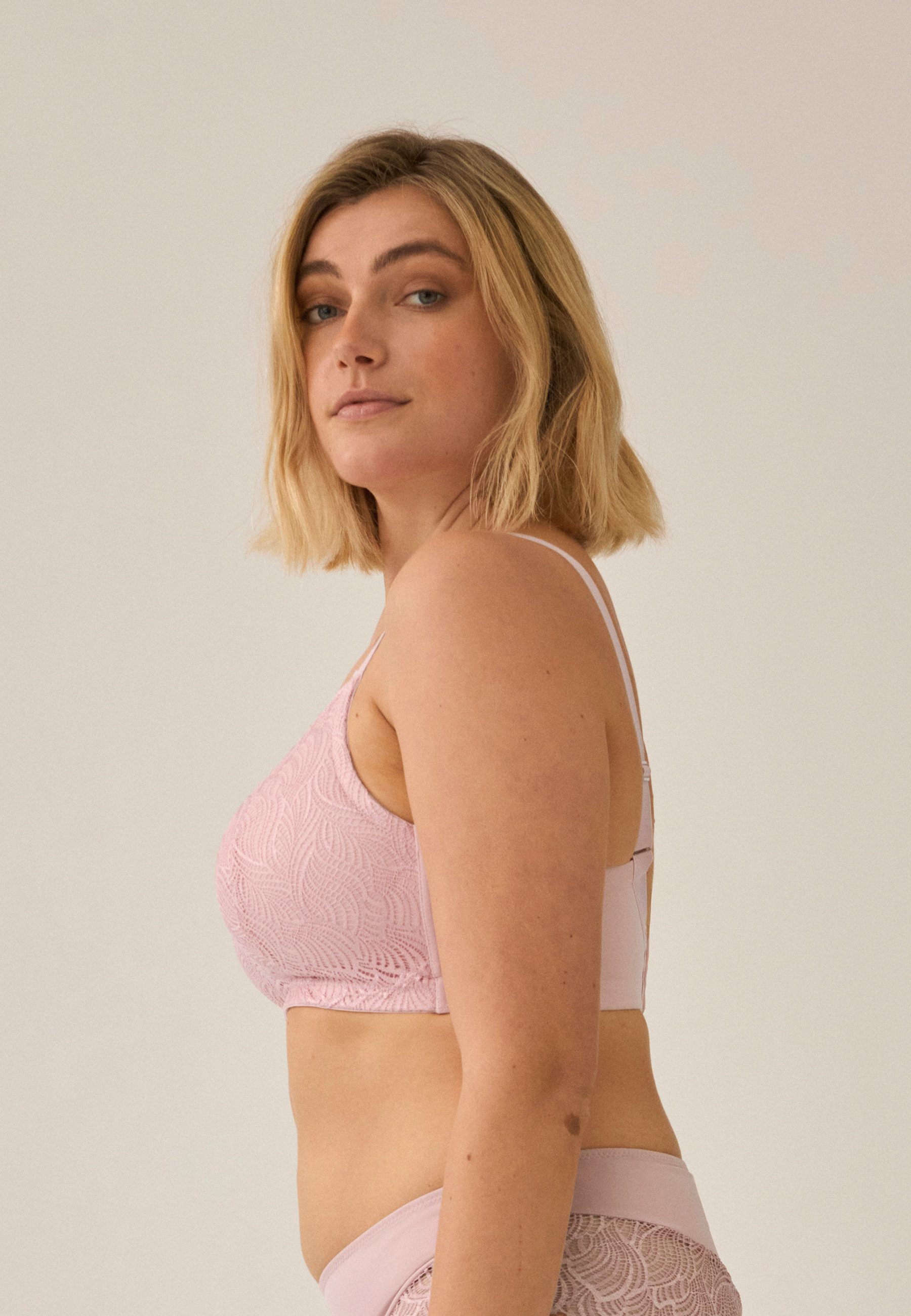 Naturana Bügelloser BH The Friday (1-tlg) mit Spitze, feminin, bequem, weich, ohne Bügel, verstellbare Träger