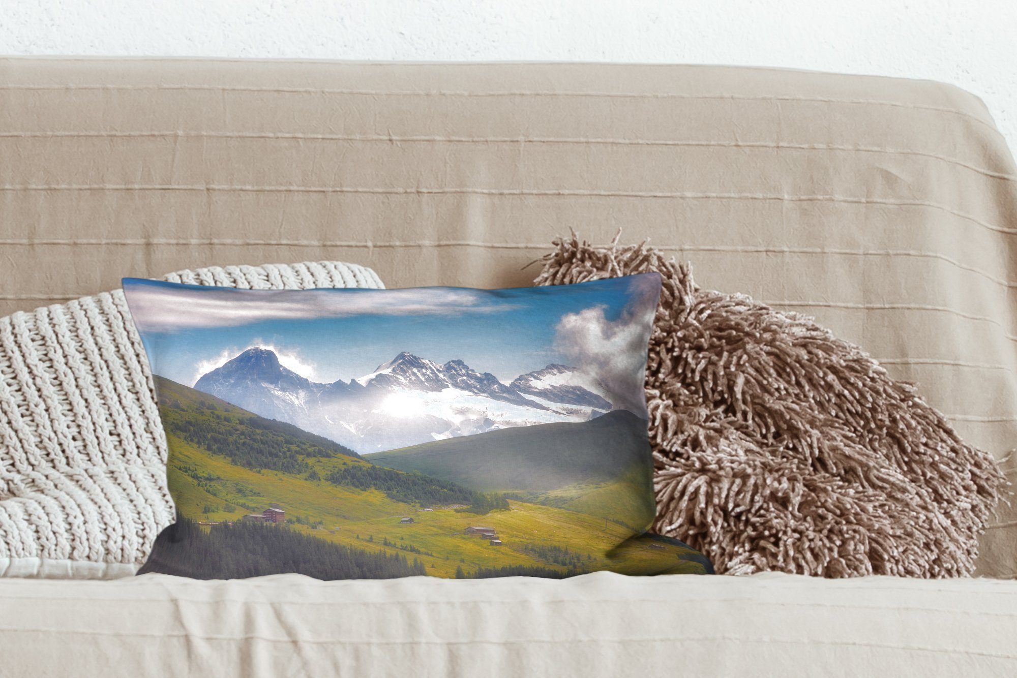 Wohzimmer der Schilthorn mit schneebedeckten Dekoration, in Dekokissen Füllung, Dekokissen Schweiz, MuchoWow Zierkissen, Landschaft Schlafzimmer am