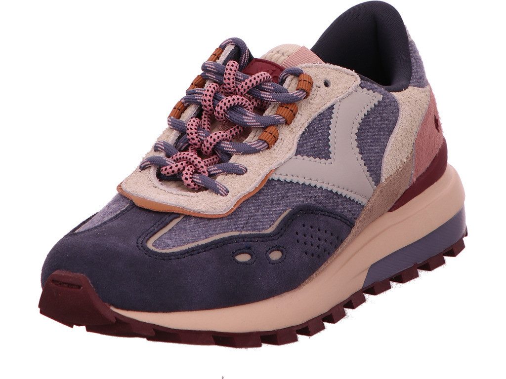 Victoria Sneaker