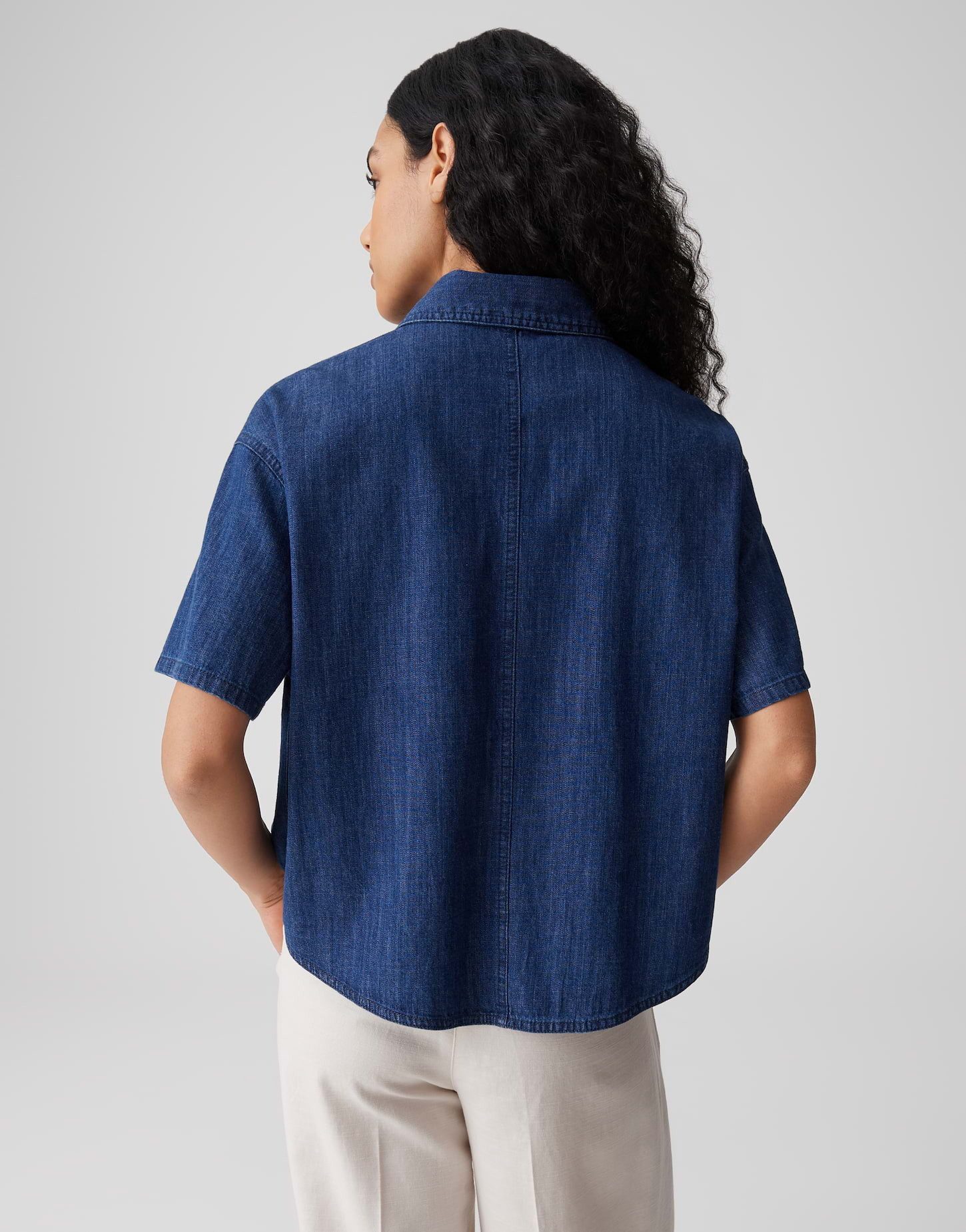 OPUS Kurzarmbluse Ferluna aus Denim mit weiter Passform abgesteppte Teilungsnähte, Rinsed Waschung, leichter Stoff, Casual