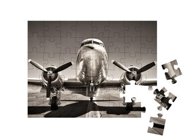 puzzleYOU Puzzle Oldtimer-Flugzeug auf einer Landebahn, 48 Puzzleteile, puzzleYOU-Kollektionen Flugzeuge