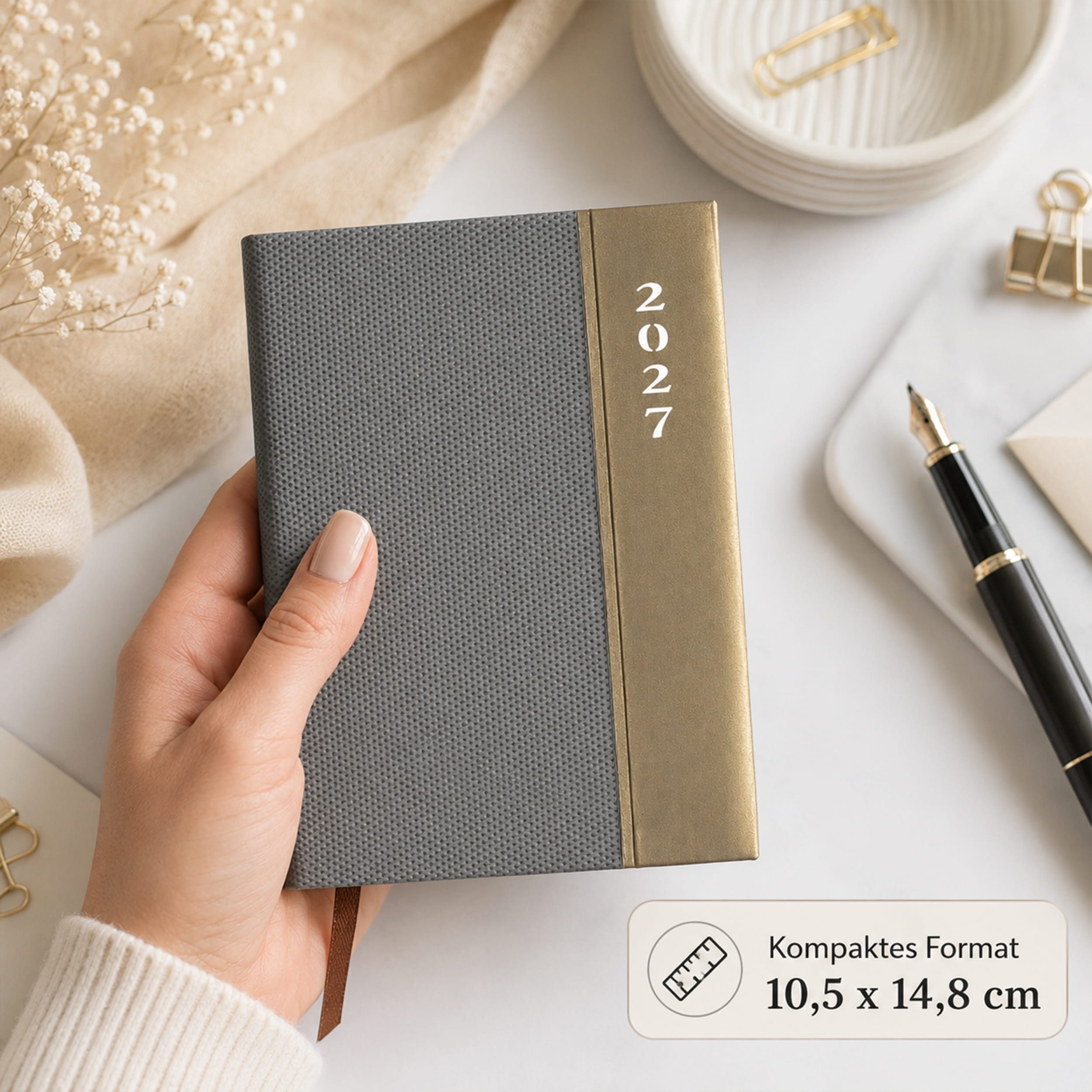AMLI Taschenkalender Taschenkalender 2027 A6 1 Woche 2 Seiten Softtouch Grau, Softtouch-Cover, Leseband, Ferien & Feiertage, Jahresvorschau – Bild 3 von 5