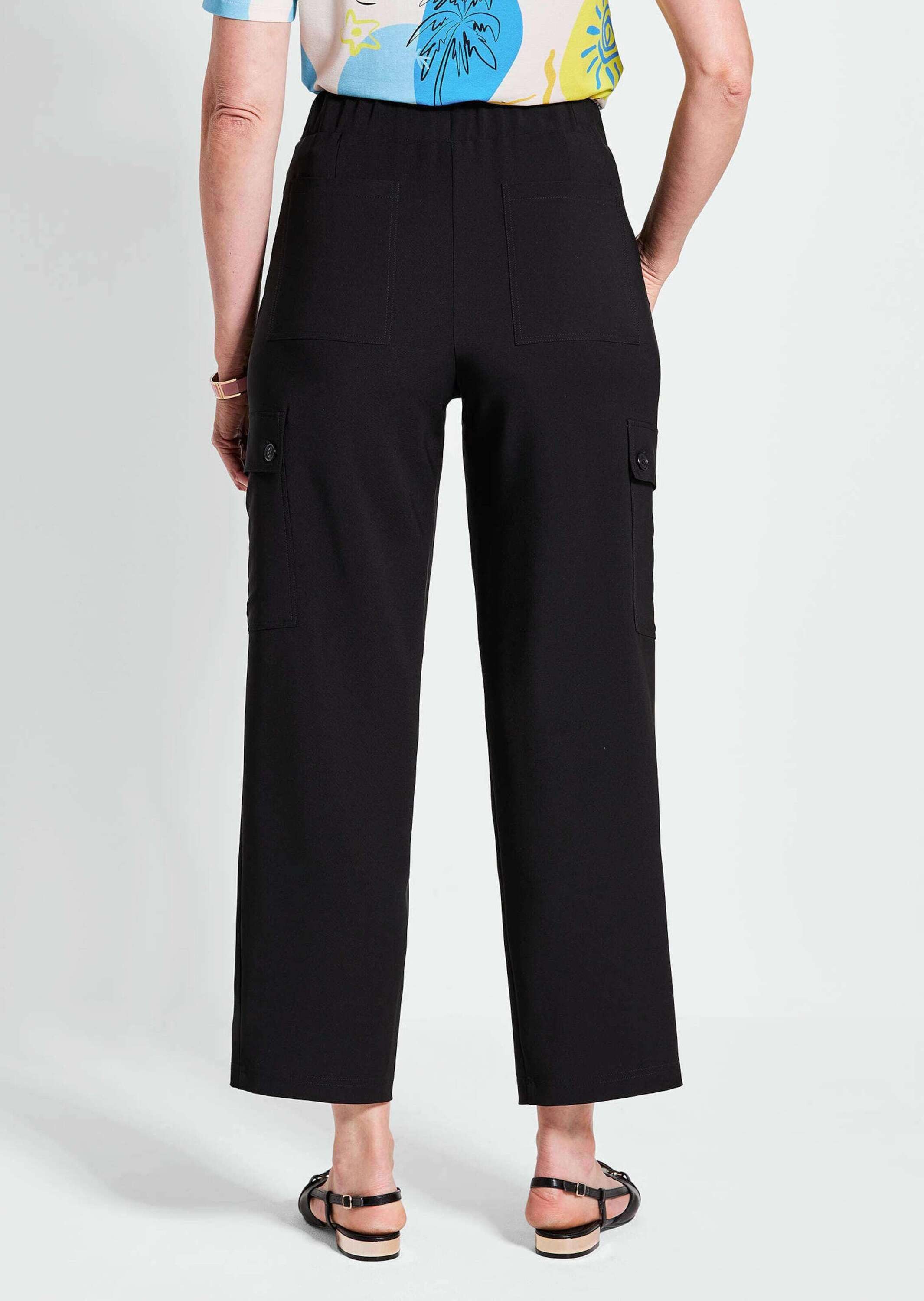 GOLDNER Stoffhose Kurzgröße: Bequeme Hose VERA mit sportlichem Look Elastische Cargohose mit Rundum-Dehnbund, 7/8-Businesshose, Taschen