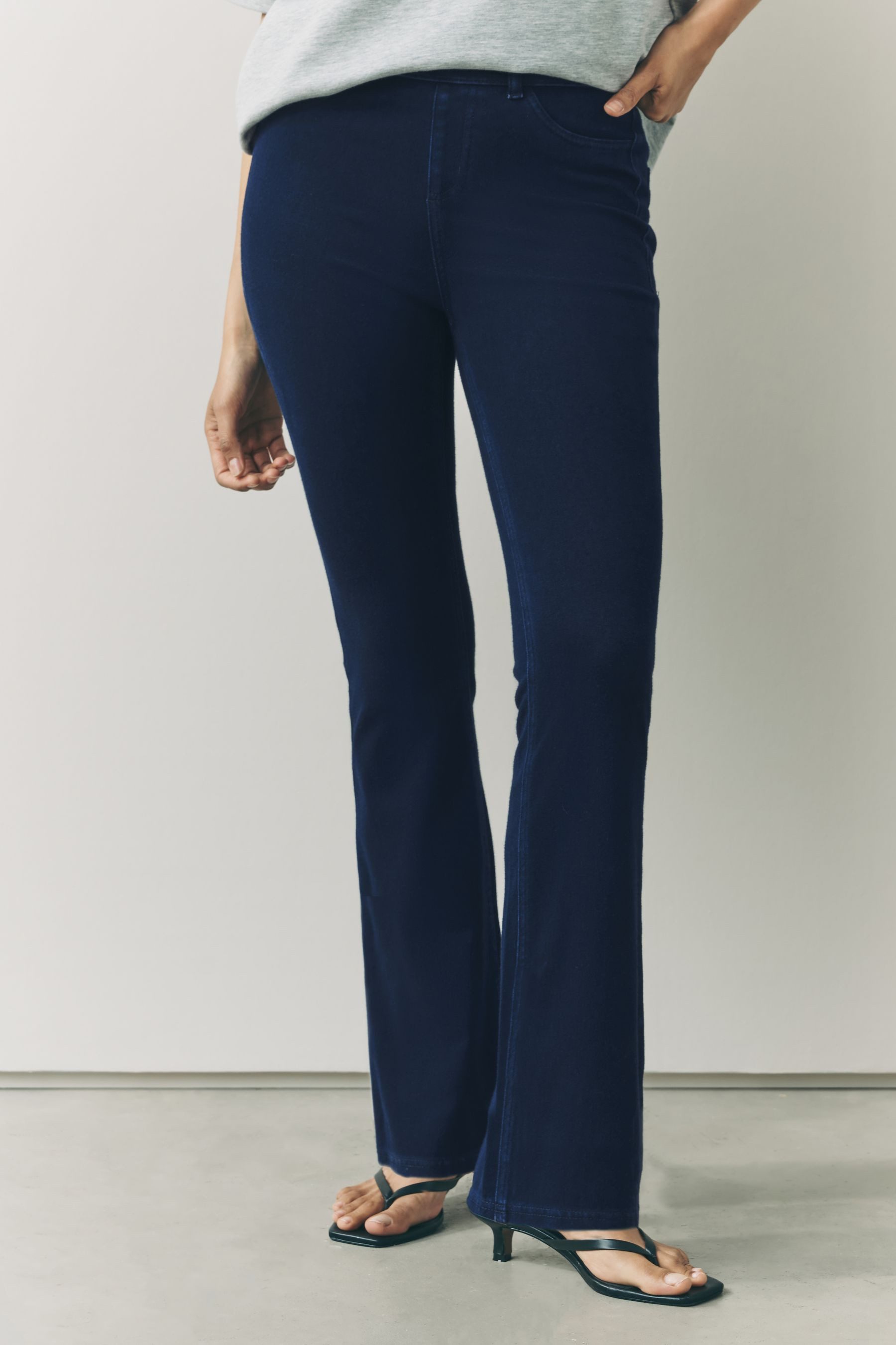 Next Leggings Bootcut-Leggings aus Jersey (1-tlg)