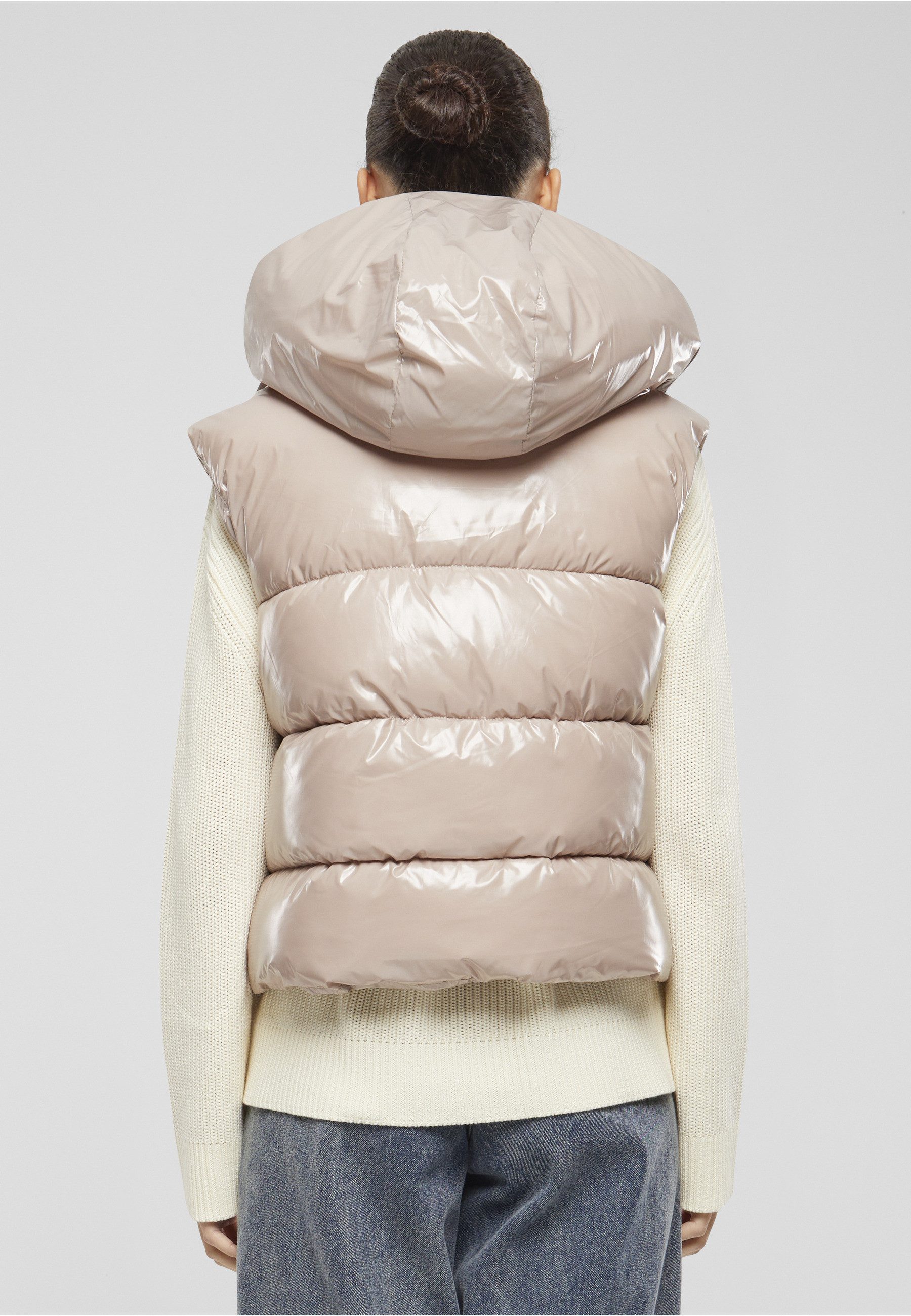 URBAN CLASSICS Steppweste Urban Classics Ladies Recycled Shiny Puffer Vest with Hood – Bild 5 von 5