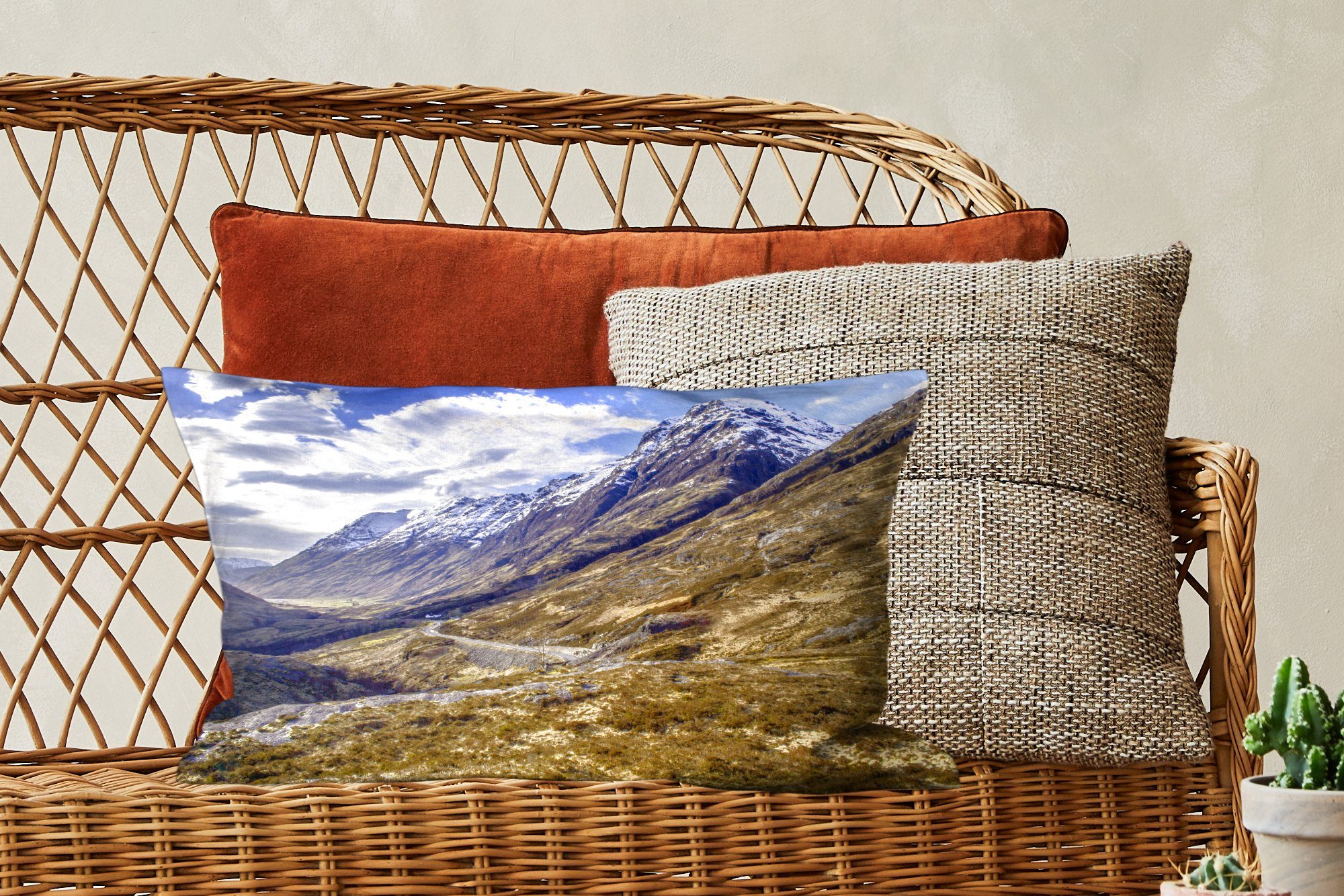 im Winter Zierkissen, Dekokissen Schottland, Ben Wohzimmer Dekokissen schönen Füllung, in Wolken mit Dekoration, Nevis Schlafzimmer mit MuchoWow