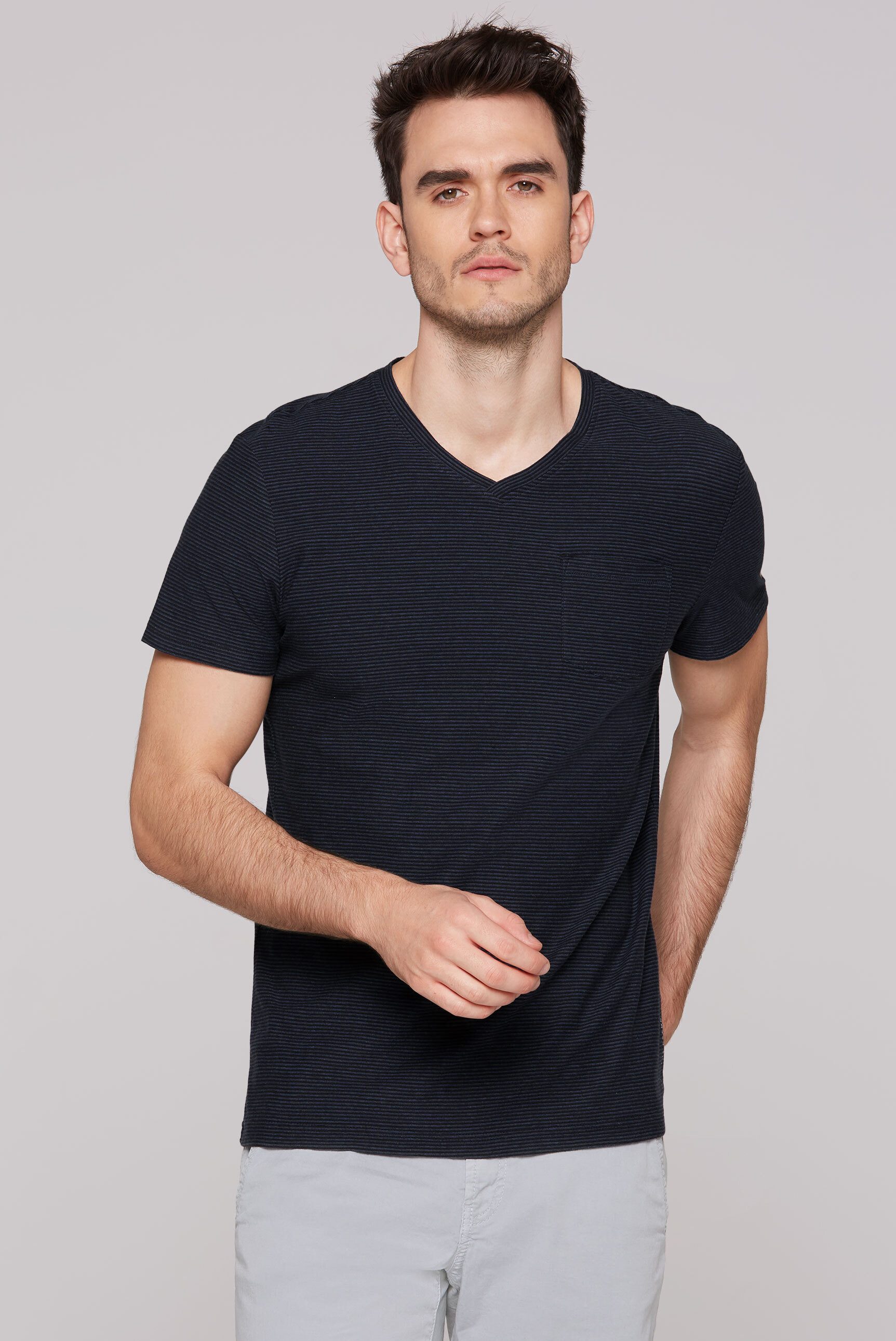 V-Shirt
