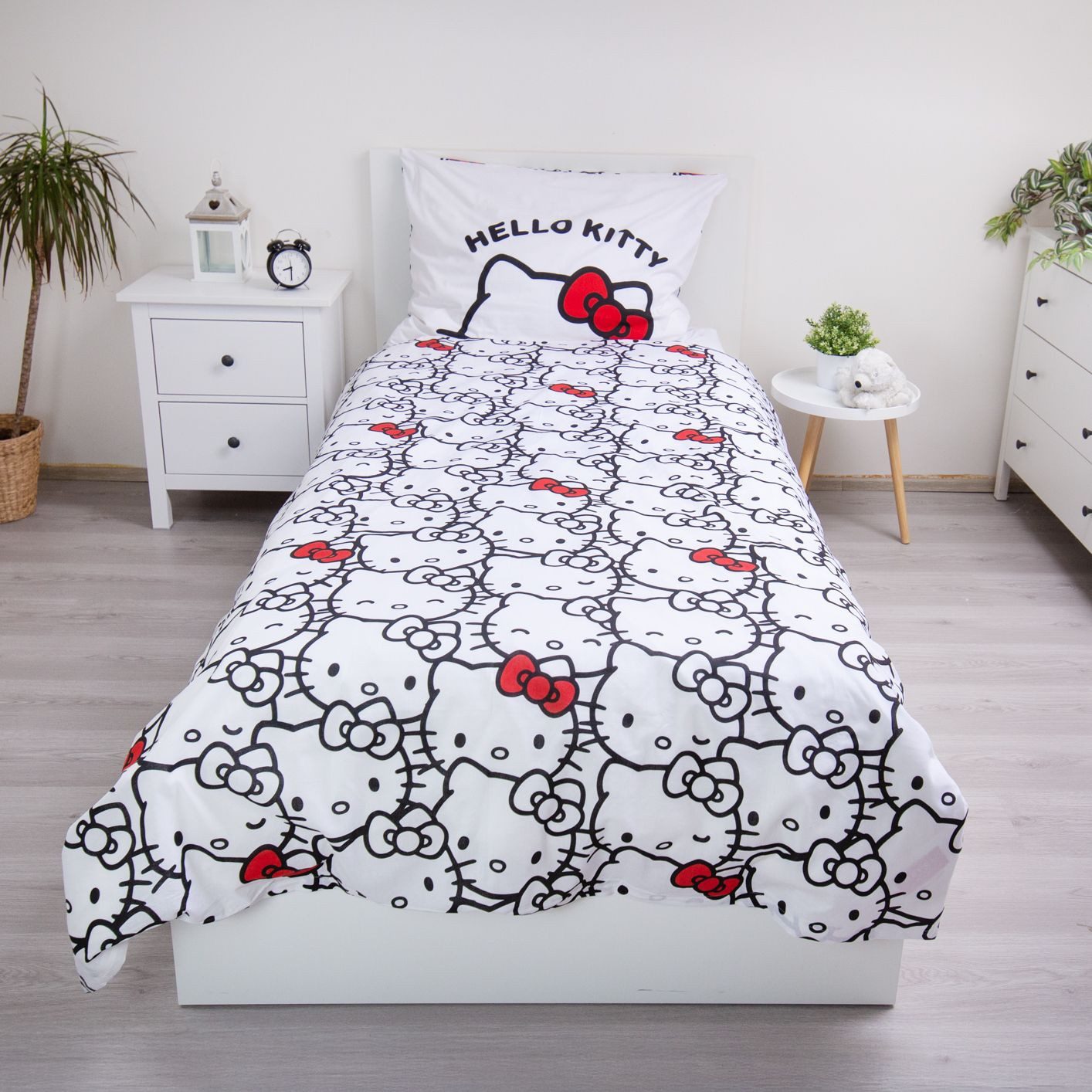 Hello Kitty Bettwäsche Bettwäsche Hello Kitty Wende-Bettbezug, 2-tlg, 140x200 & 70x90, Baumwolle, 2 teilig, Wendbar mit 2 Motiven, Offiziell lizenziertes Design