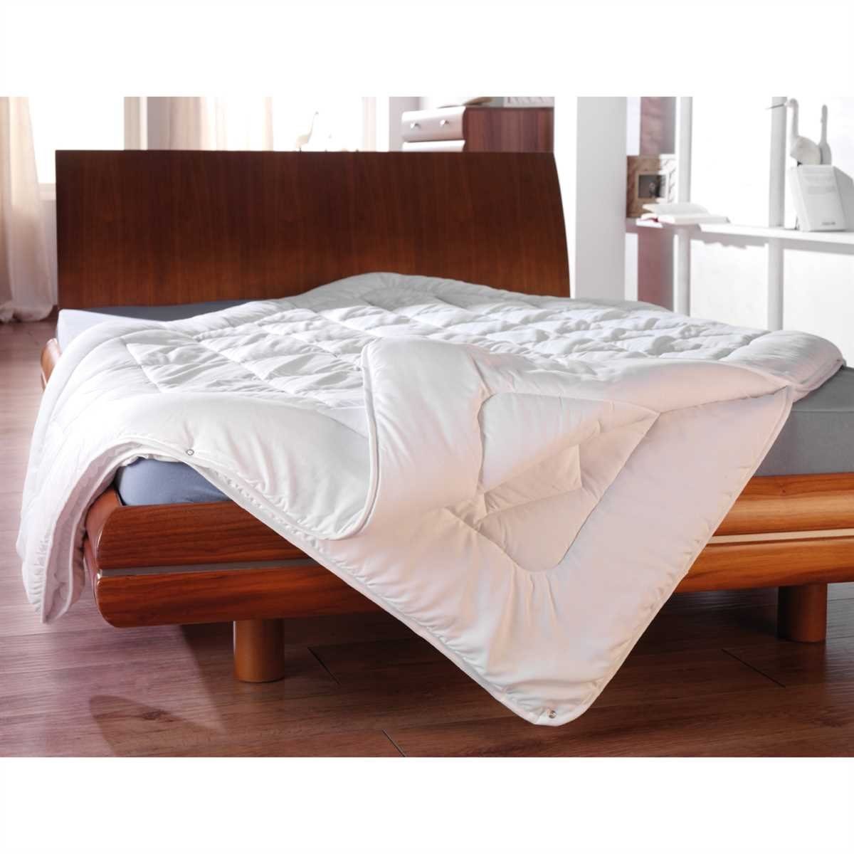 4-Jahreszeitenbett, Steppbett, Bestlivings, Füllung: Klimafaser (100% Polyester), Bettdecke 135x200cm, Allergiker geeignet - waschbar bei 95°C