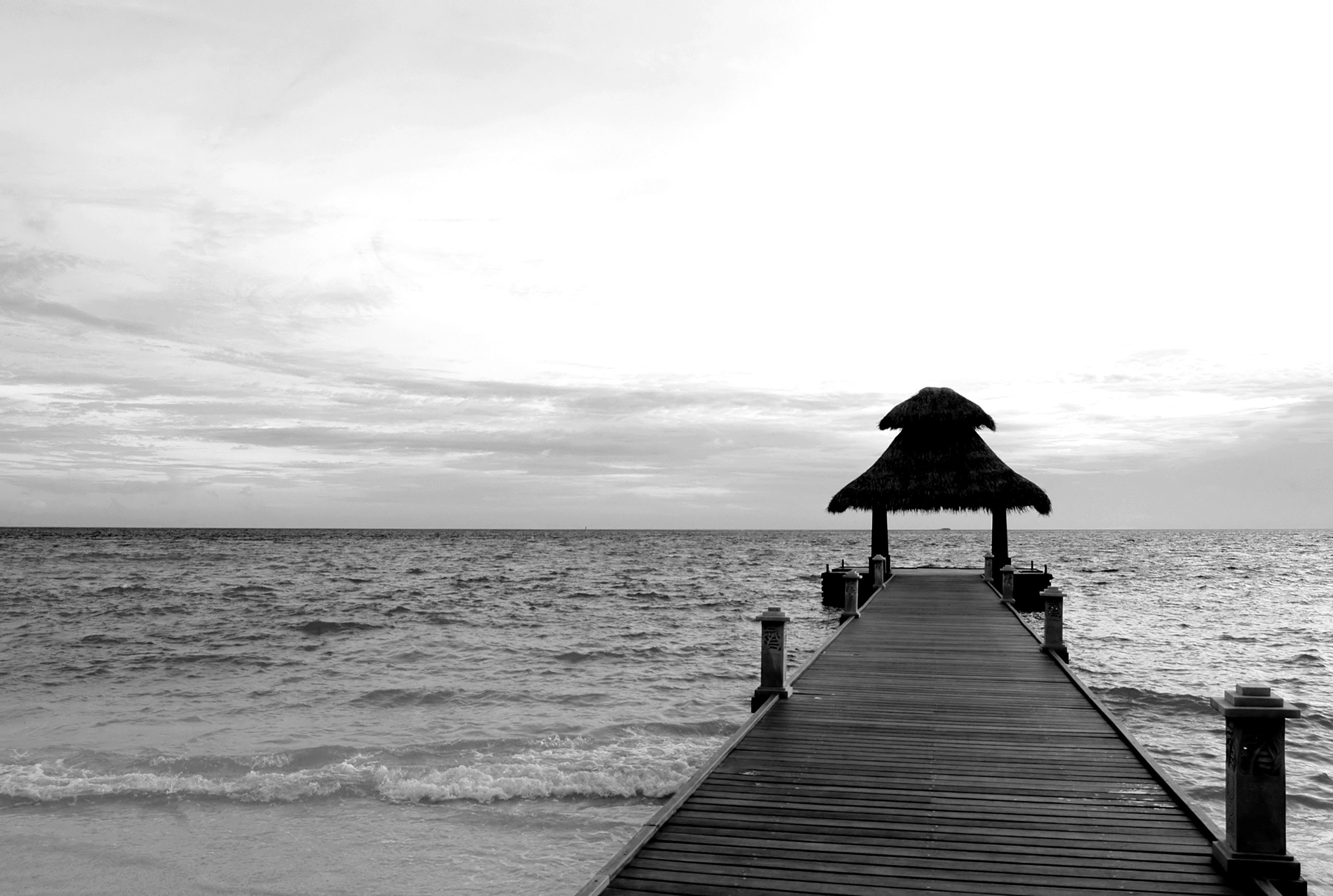 Papermoon Fototapete Strand schwarz & weiß