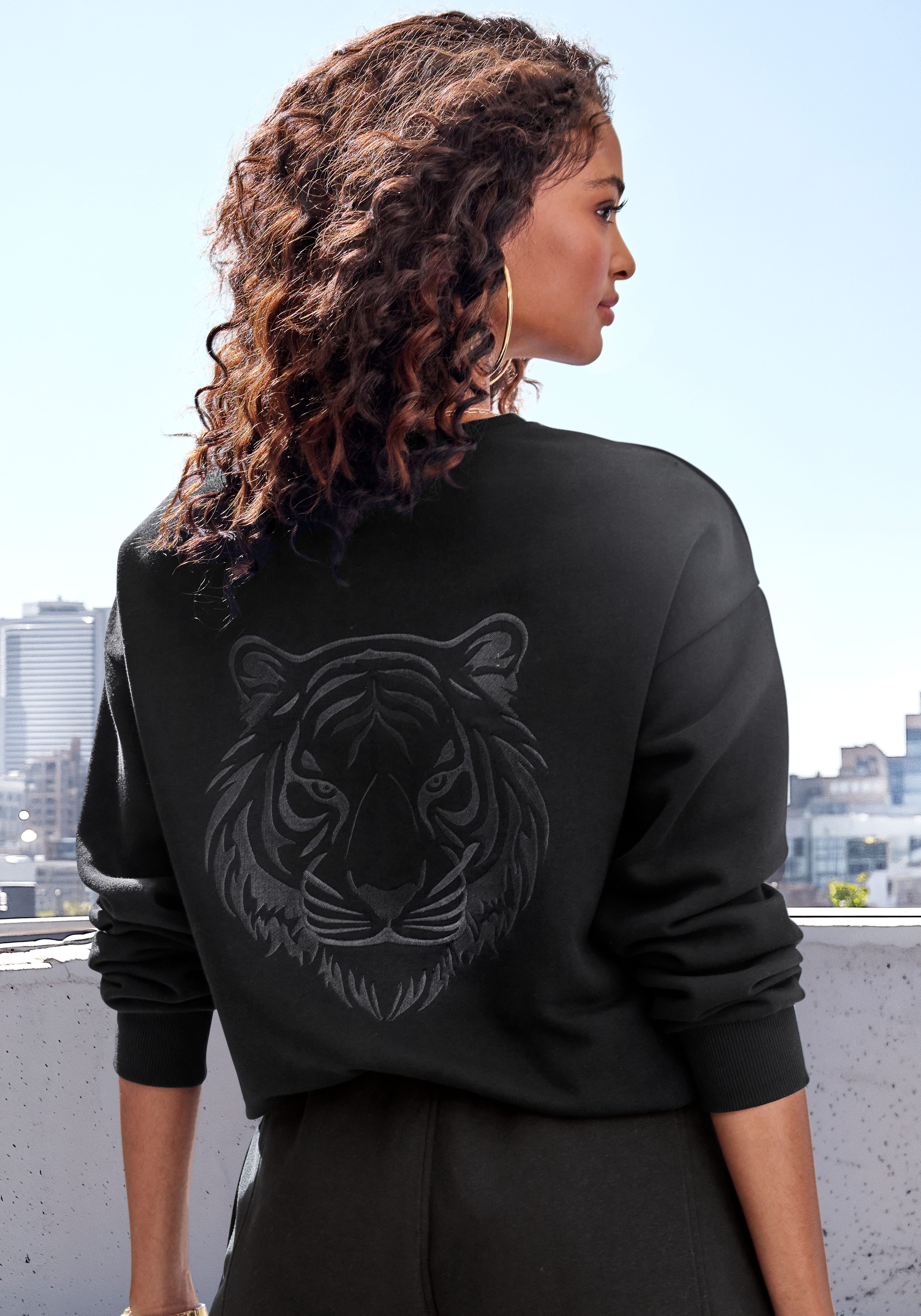 Buffalo Sweater mit toller Stickerei auf günstig online kaufen