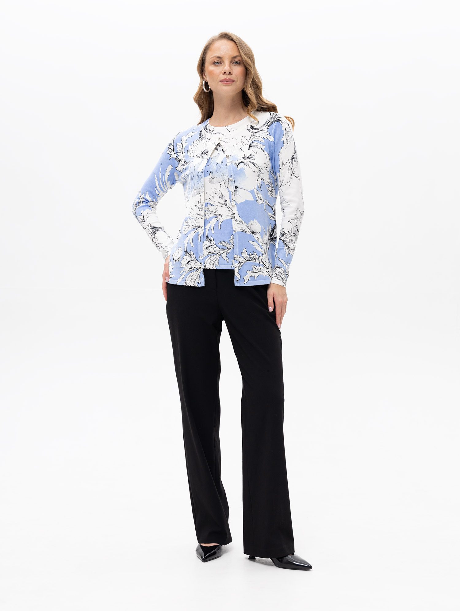 Passioni 2-in-1-Strickjacke Twinset mit floralem Muster Blau-Weißes Florales Muster – Bild 4 von 4