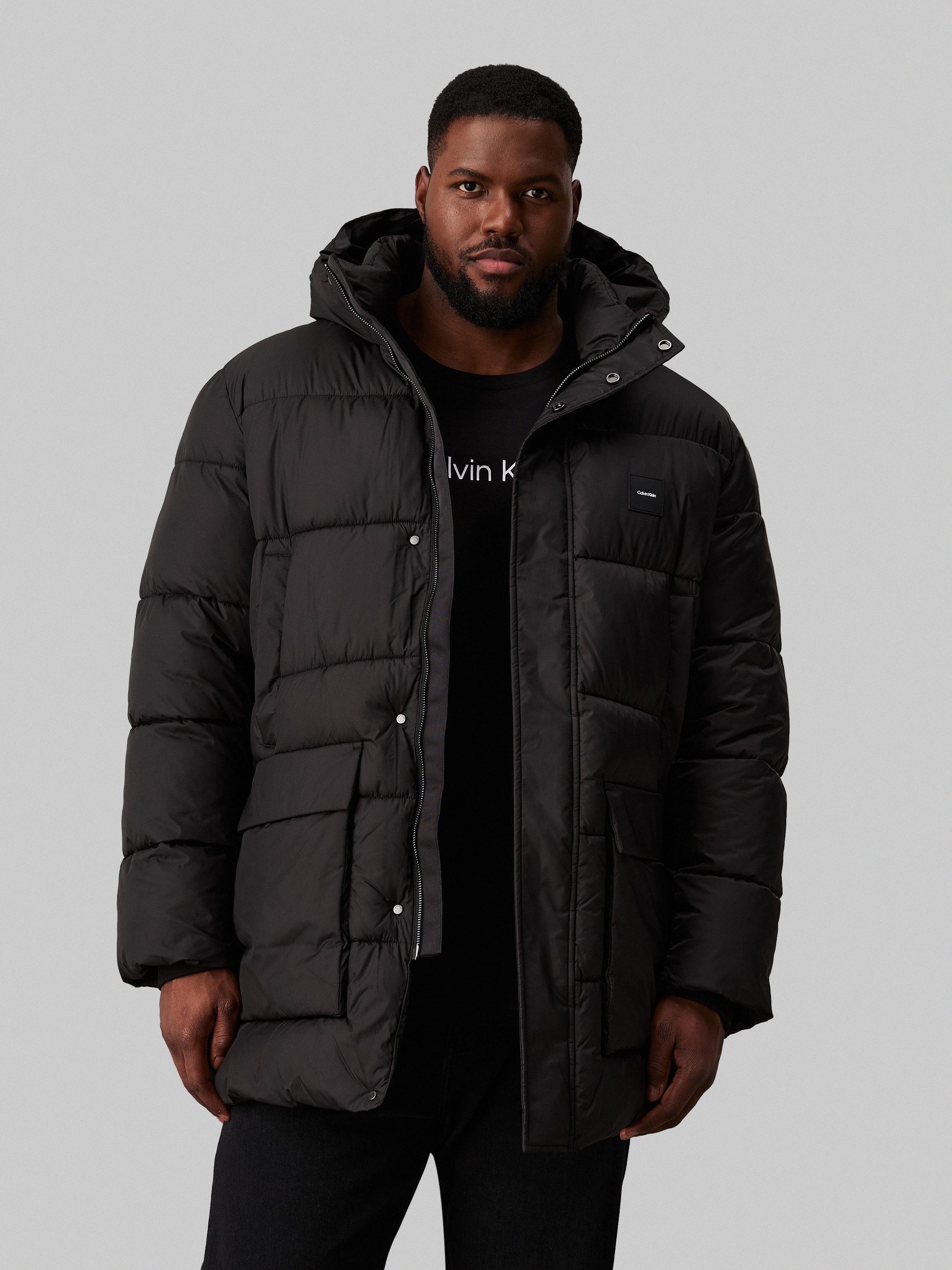 Calvin Klein Big&Tall Steppmantel BT_LONG HOODED QUILT PUFFER MW in Großen Größen mit Logopatch