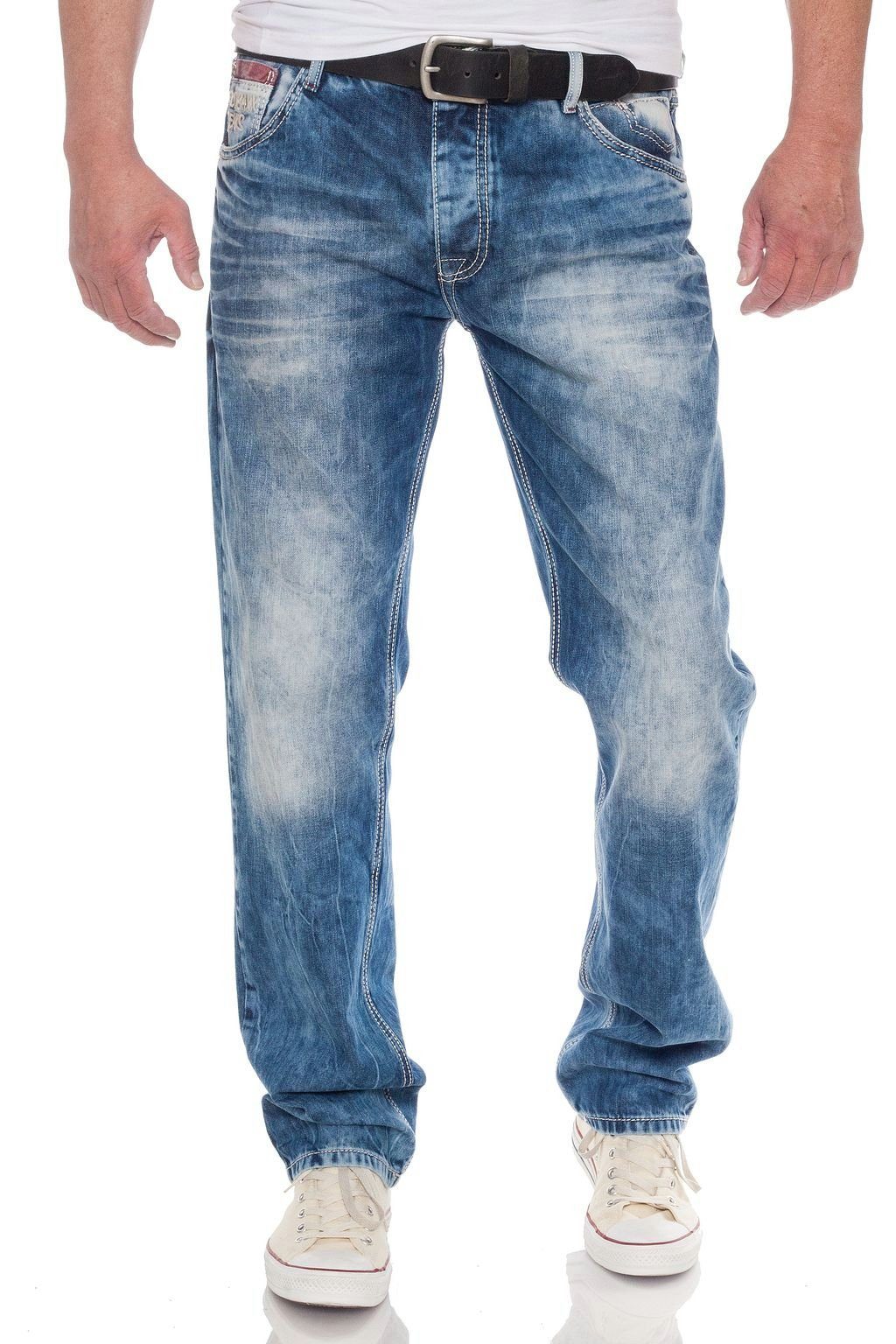 Cipo & Baxx Straight-Jeans mit markanter Waschung