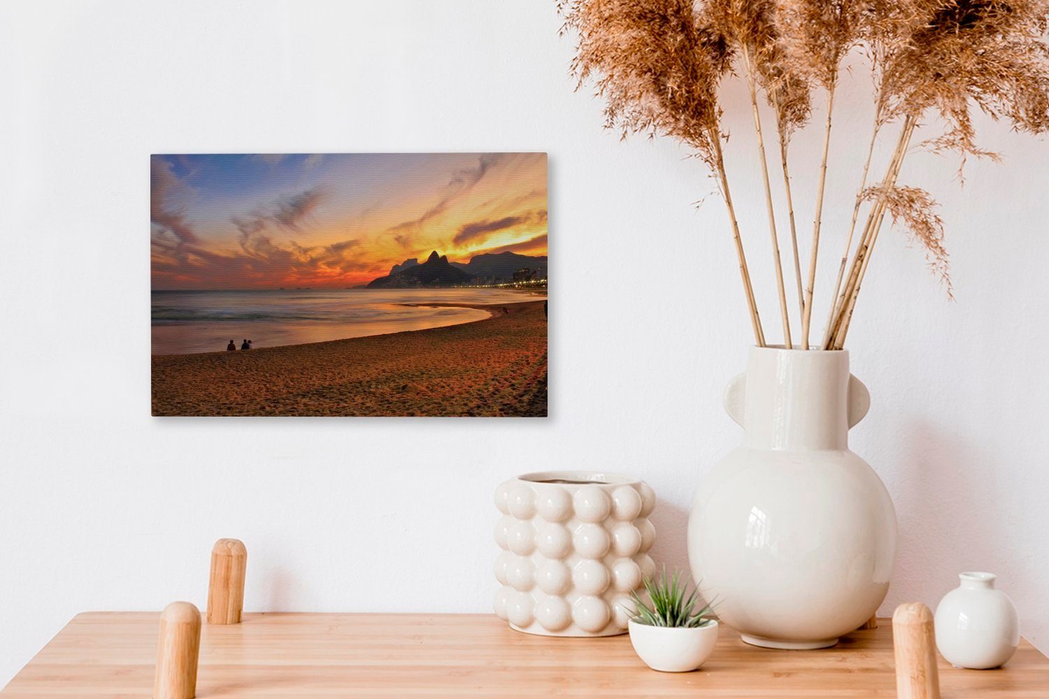 OneMillionCanvasses® Leinwandbild Der südamerikanische cm (1 30x20 Sonnenuntergang, bei Leinwandbilder, Ipanema St), in Brasilien Strand Aufhängefertig, Wandbild Wanddeko