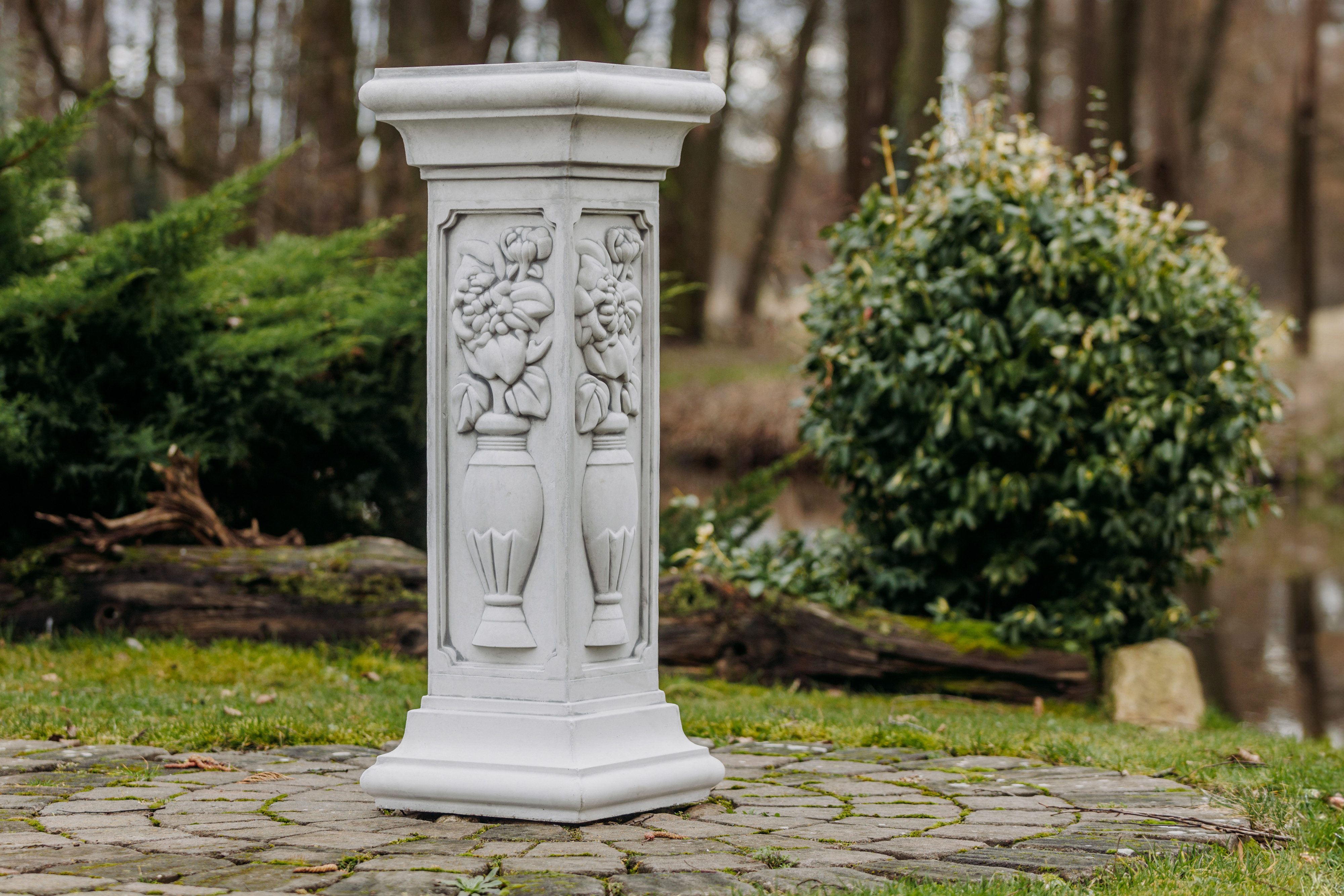 gartendekoparadies.de Gartensockel Podest mit dem Motiv Einer Blumenvase, H. 96 cm, G. 129 kg, Frostsicher