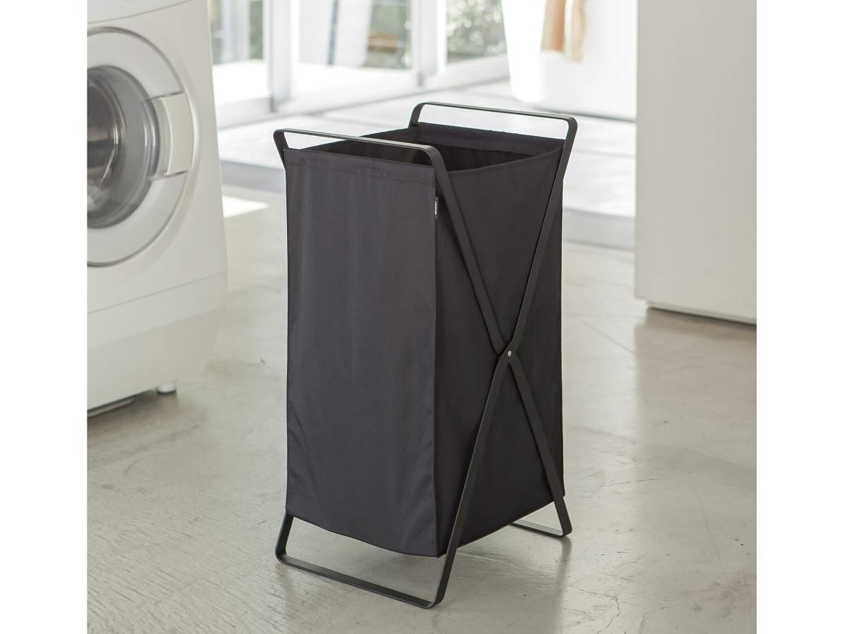Yamazaki Home Wäschekorb schwarz Wäschesammler aus Metall mit Tragebügel 