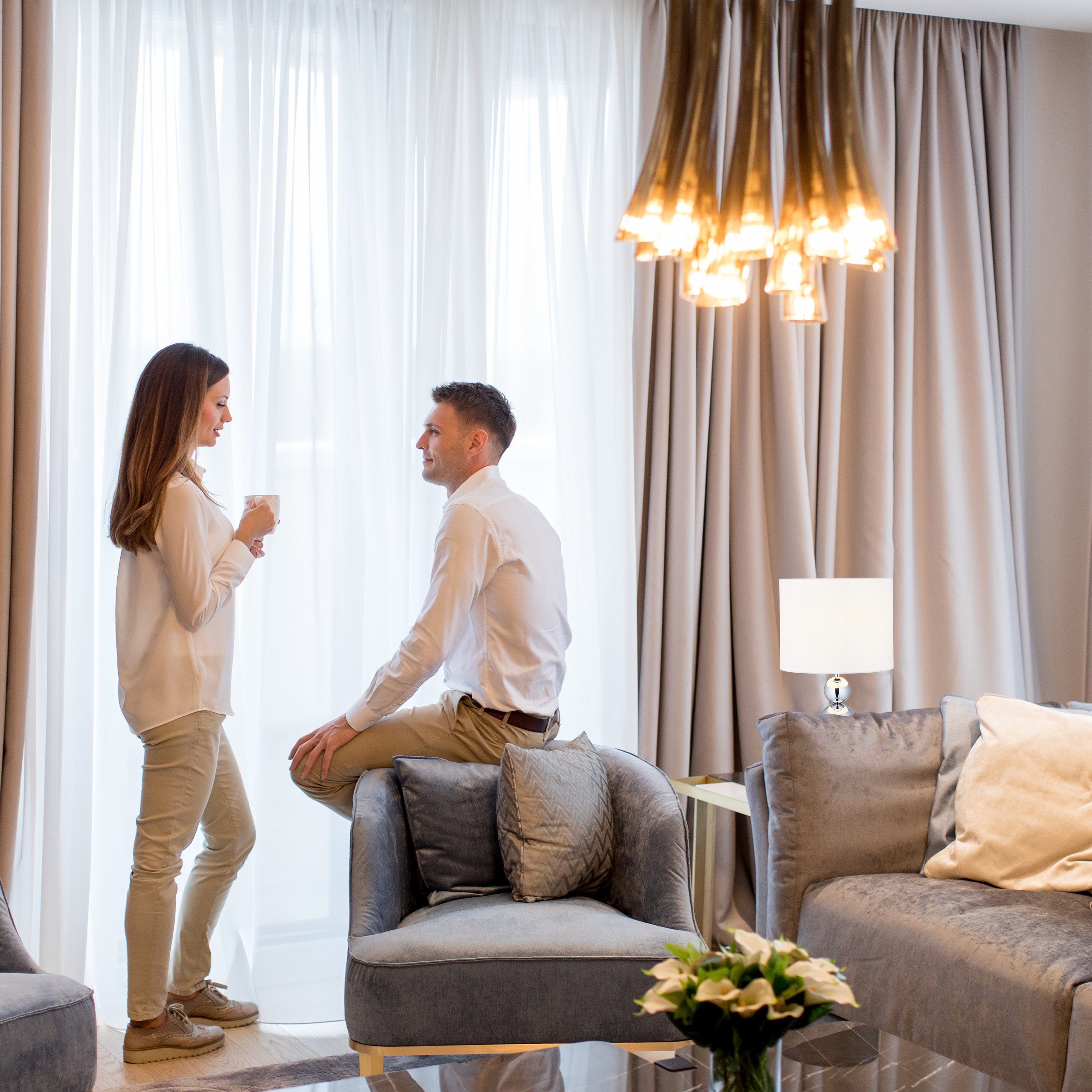 relaxdays Tischleuchte Tischlampe Kugeln in Silber, Indirekte, stimmungsvolle Beleuchtung, E27-Fassung (max. 40 W), Leuchtmittel nicht inklusive – Bild 3 von 5