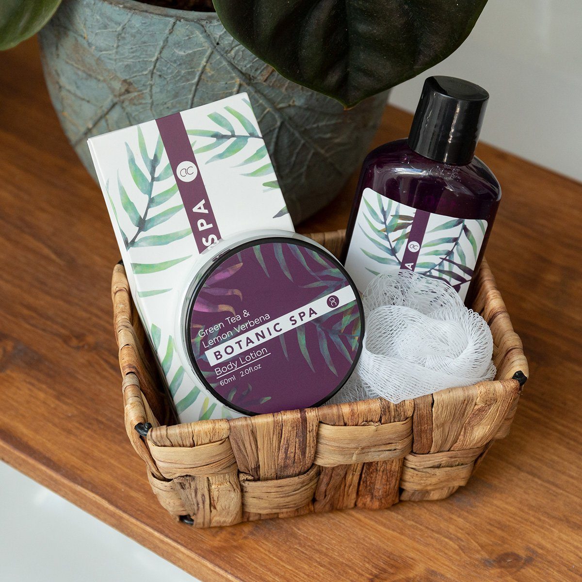 ACCENTRA Pflege-Geschenkset "Botanic Spa" Bade- Geschenkset im dekorativen Korb aus Seegras, bereits als Geschenk verpackt