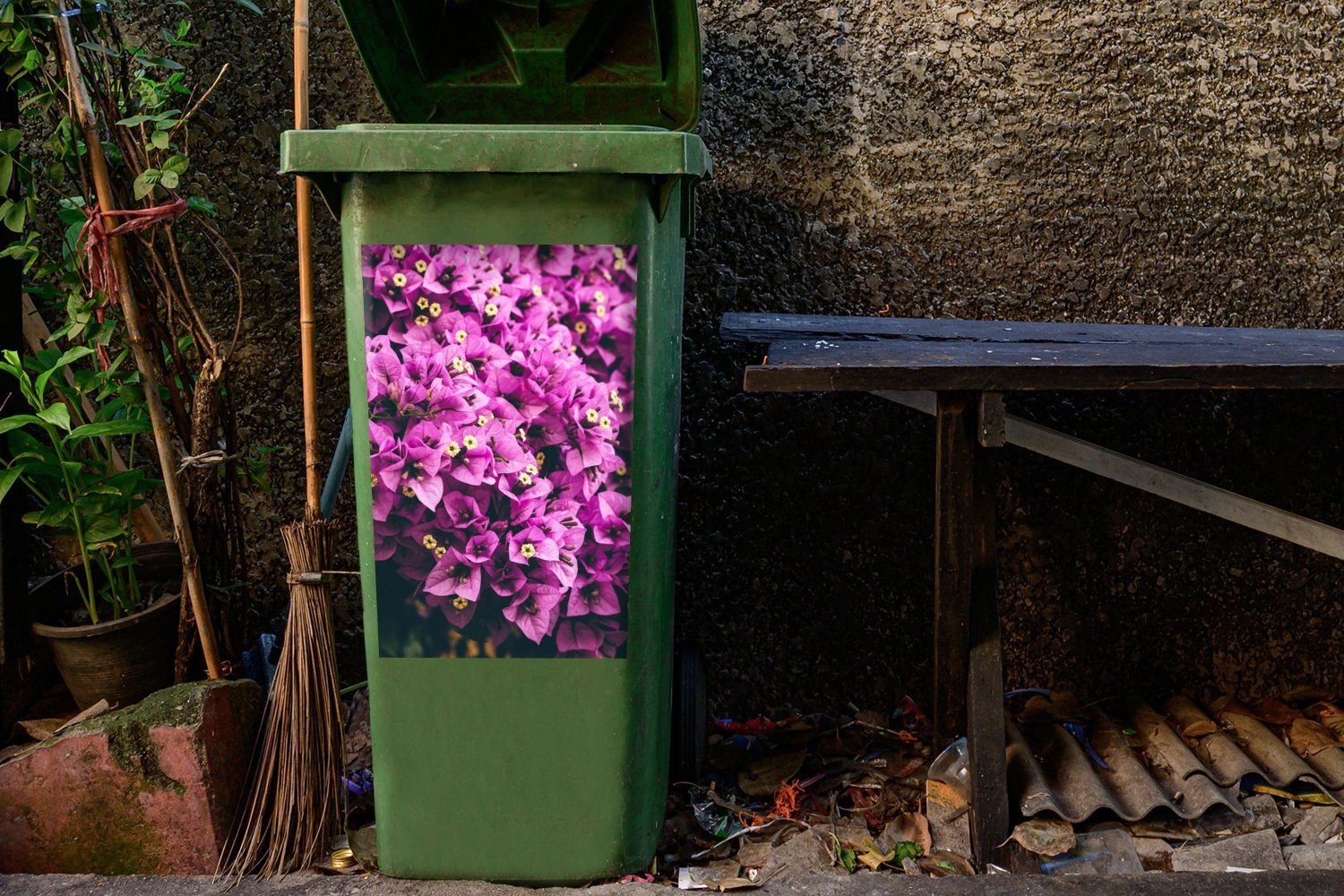 MuchoWow Wandsticker Blumen - Sticker, Lila Mülleimer-aufkleber, - Mülltonne, (1 St), Abfalbehälter Container, Gelb