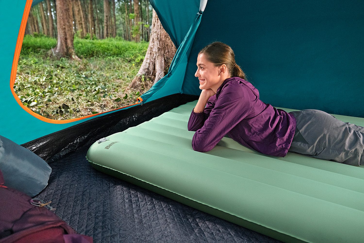 Bestway Isomatte AdventuRest™ 203 x 142 x 15 cm, (Packung, 1-tlg., Inkl. Handpumpe, Aufbewahrungstasche), THERMOLITE® bietet optimale Isolierung bei geringem Gewicht