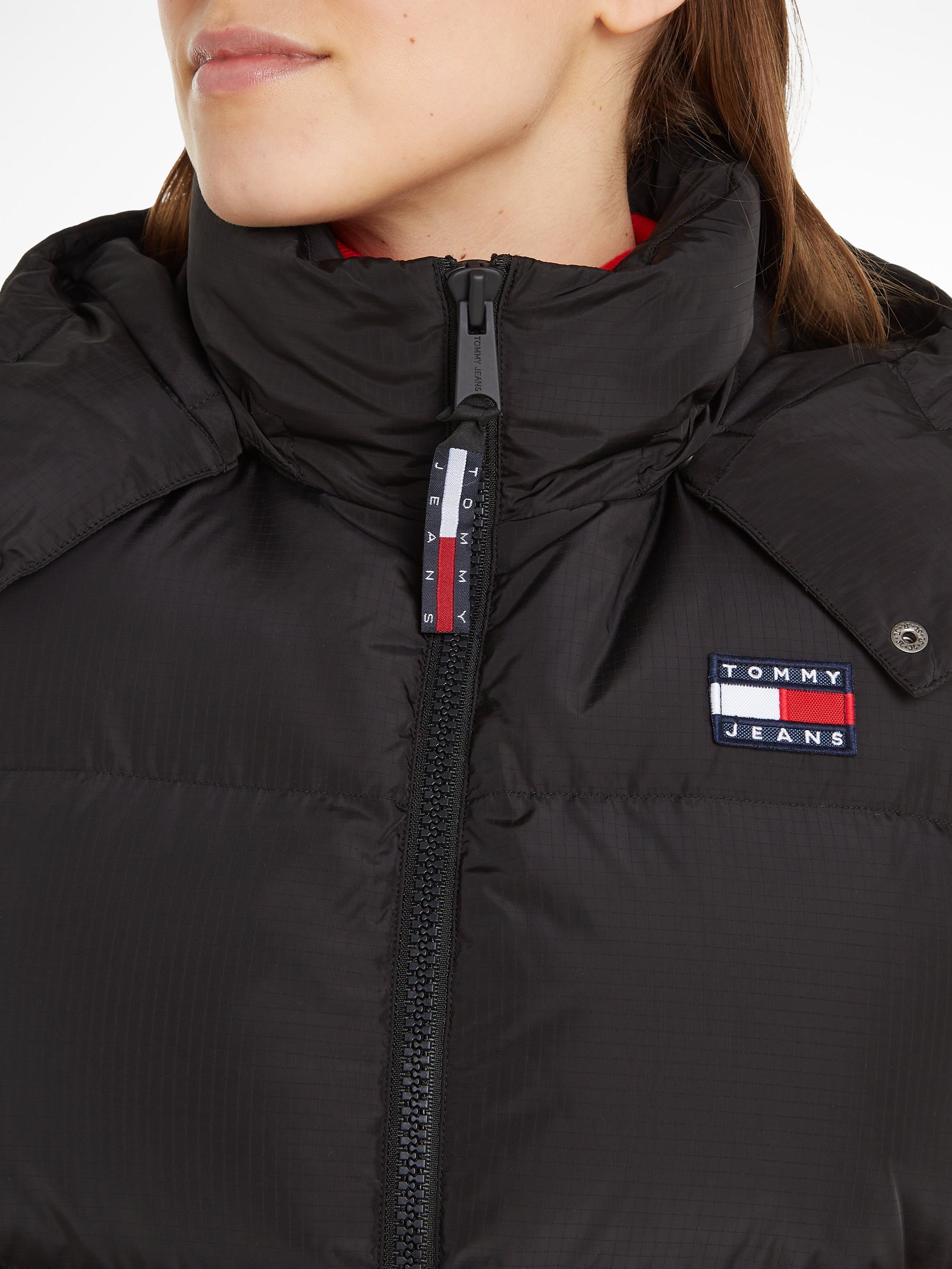 Tommy Jeans Steppweste TJW ALASKA Aufhänger mit PUFFER Kragen VEST am schwarz