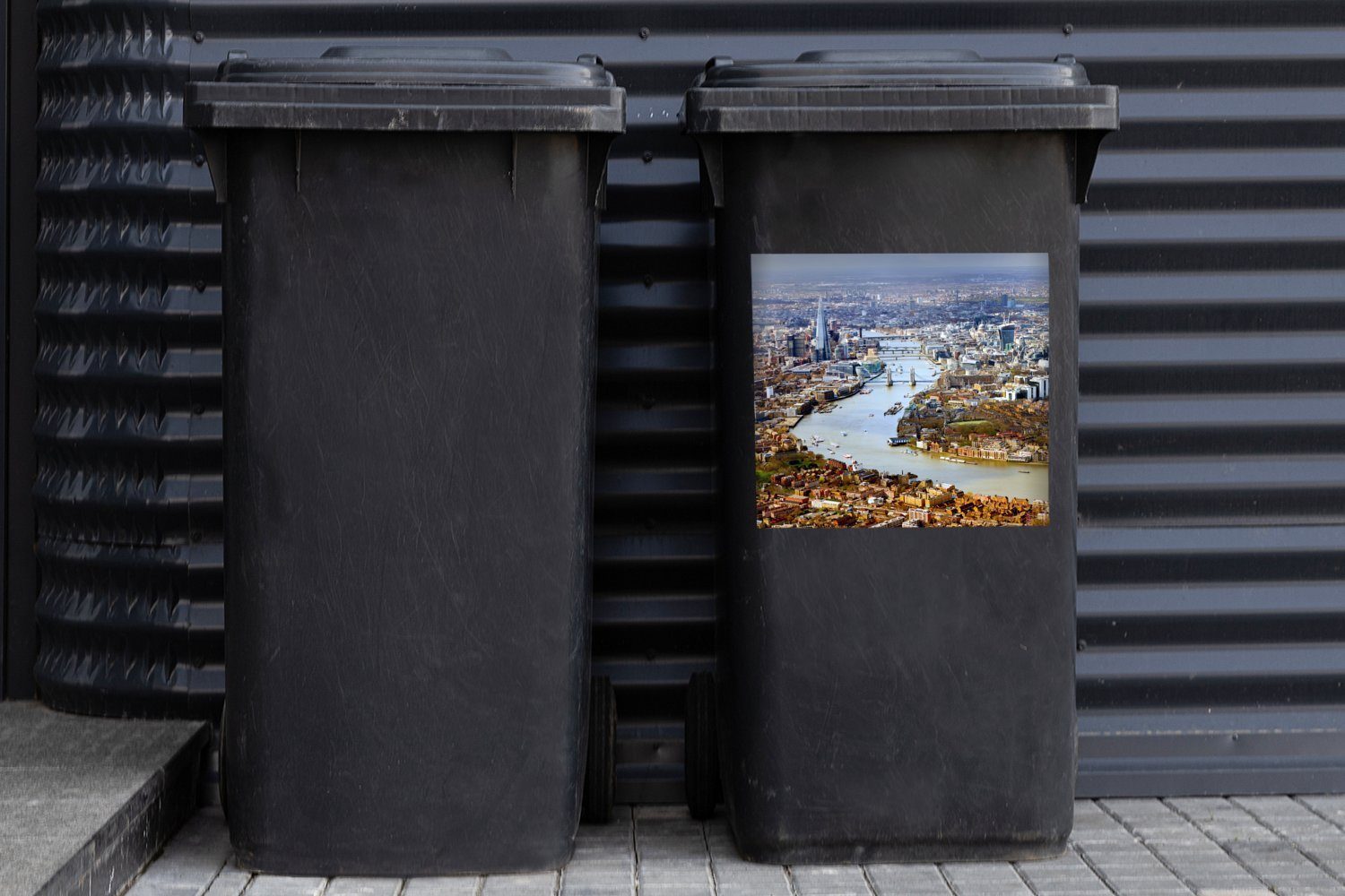- St), Sticker, MuchoWow - (1 England Mülltonne, Abfalbehälter Wandsticker Themse London Container, Mülleimer-aufkleber,