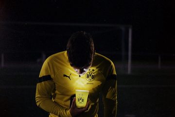 Becher LED Leuchtbecher BVB, Fanartikel leuchtet in Vereinsfarben, 450ml, Batterien inklusive