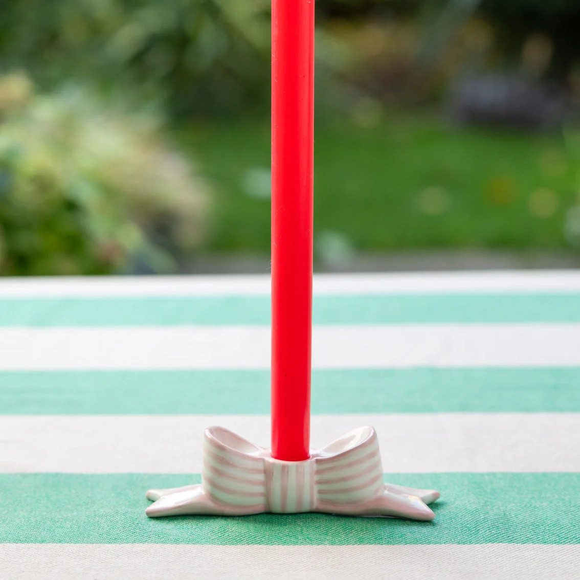 Talking Tables Kerzenhalter Schleife (Keramik, 1 St., handbemalt), ca. 15,5 x 3,5 x 4,5 cm