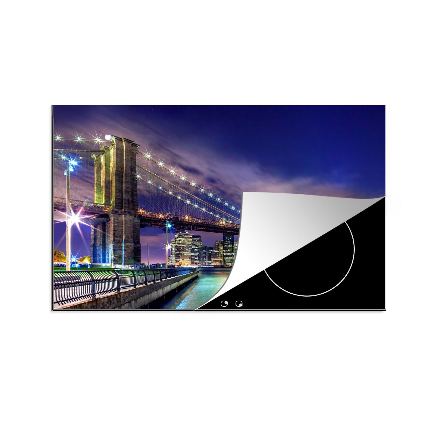 MuchoWow Herdblende-/Abdeckplatte Die Brooklyn Bridge unter einem dunklen Himmel in New York, Vinyl, (1 tlg), 81x52 cm, Induktionskochfeld Schutz für die küche, Ceranfeldabdeckung